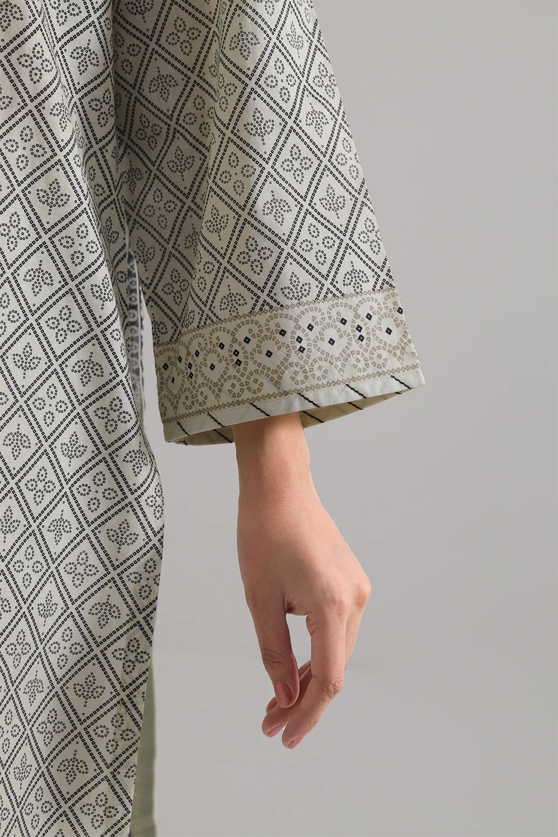 Printed Lawn Stitched 3 Piece - Image 4