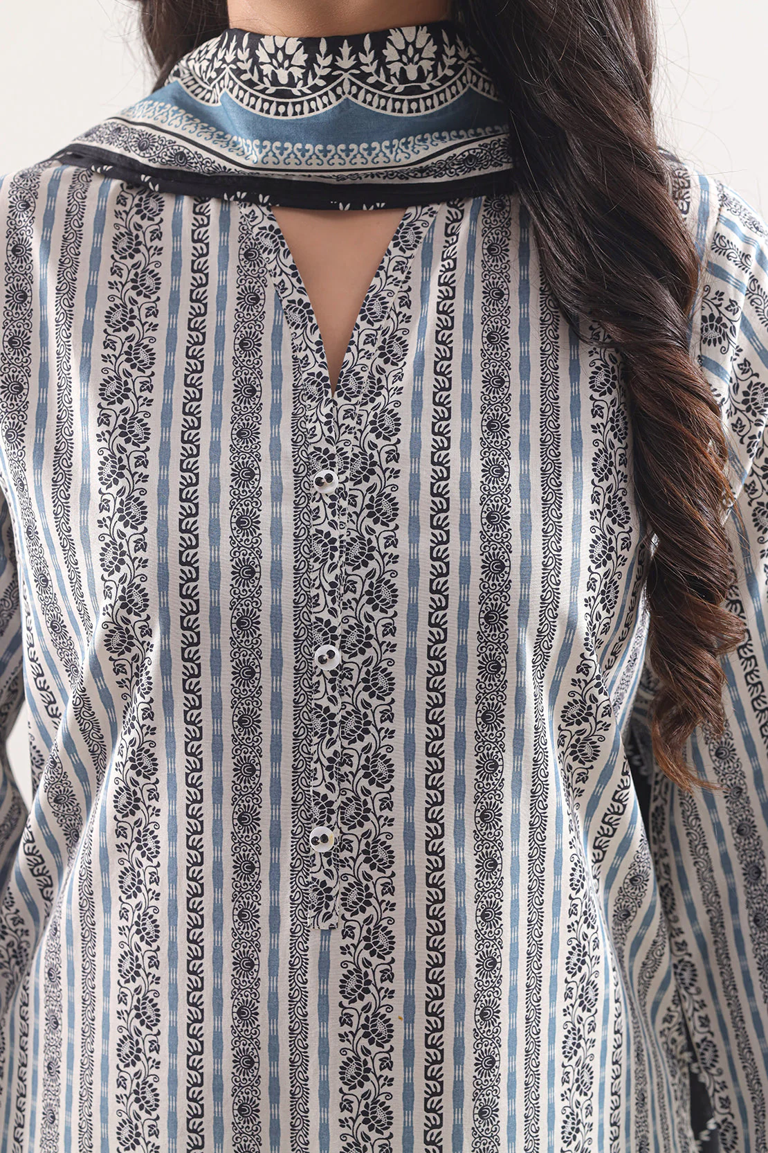 Printed Lawn Stitched 3 Piece - Image 3