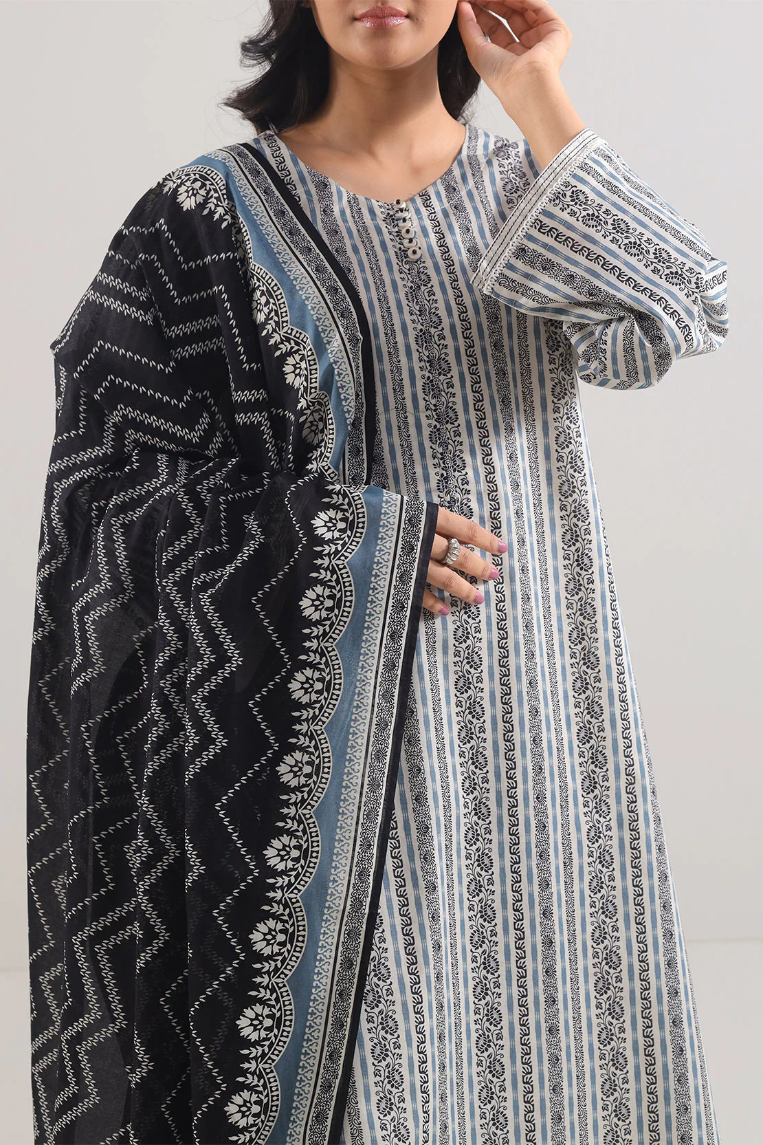Printed Lawn Stitched 3 Piece - Image 2
