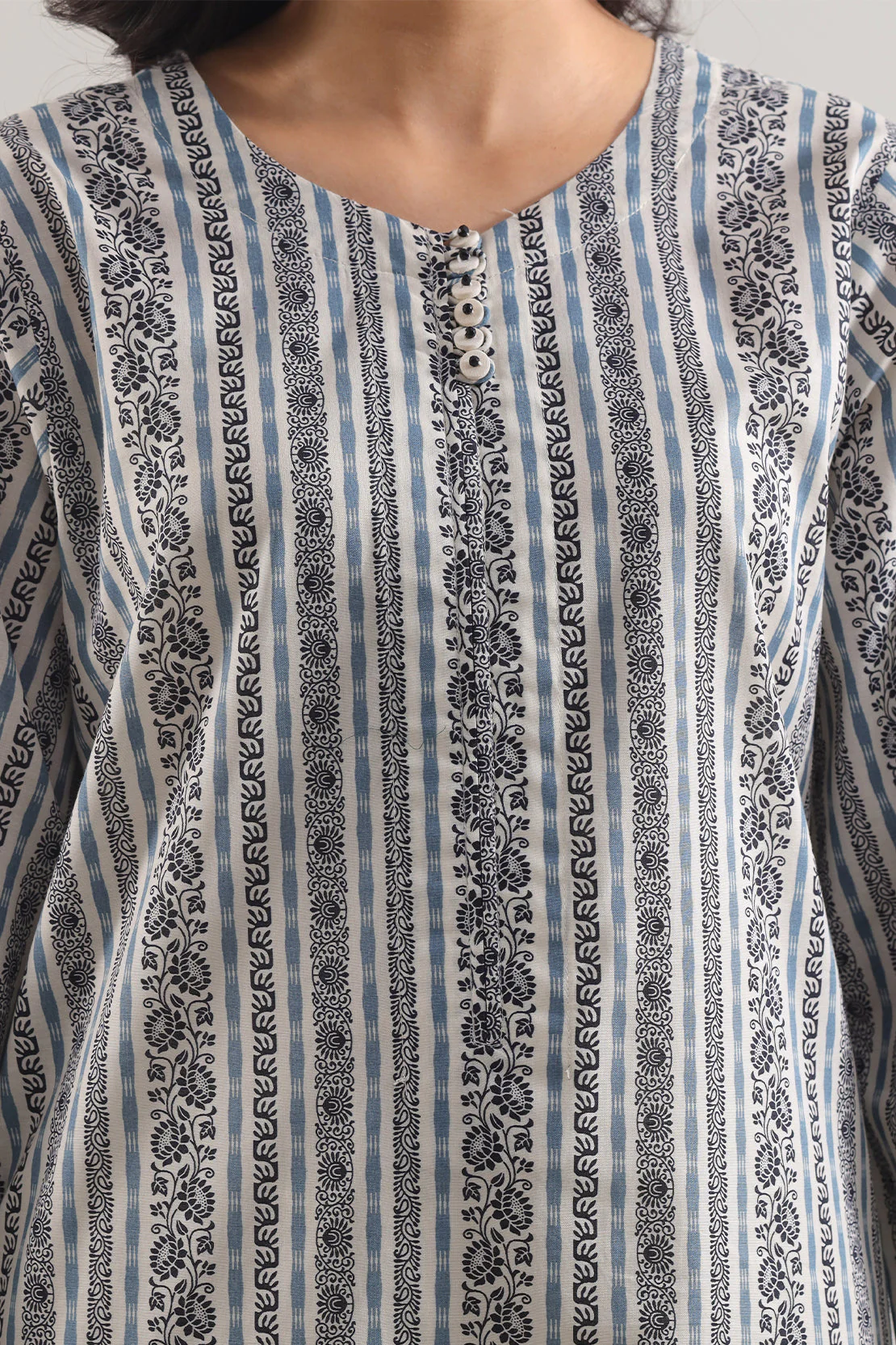 Printed Lawn Stitched 3 Piece - Image 3