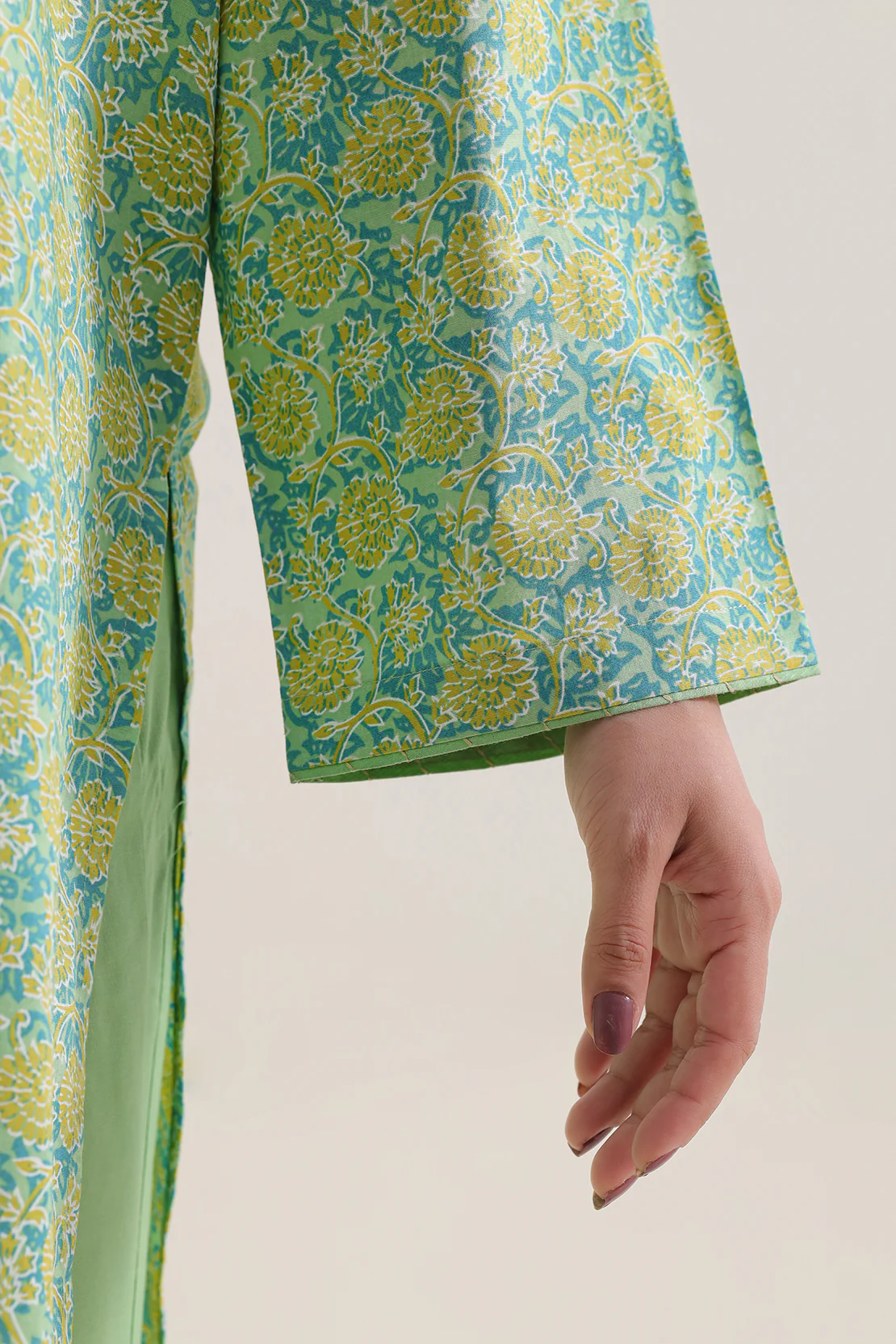Printed Lawn Stitched 3 Piece - Image 4