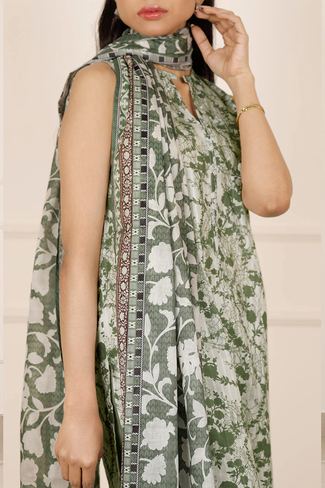 Printed Lawn Unstitched Shirt - Image 4