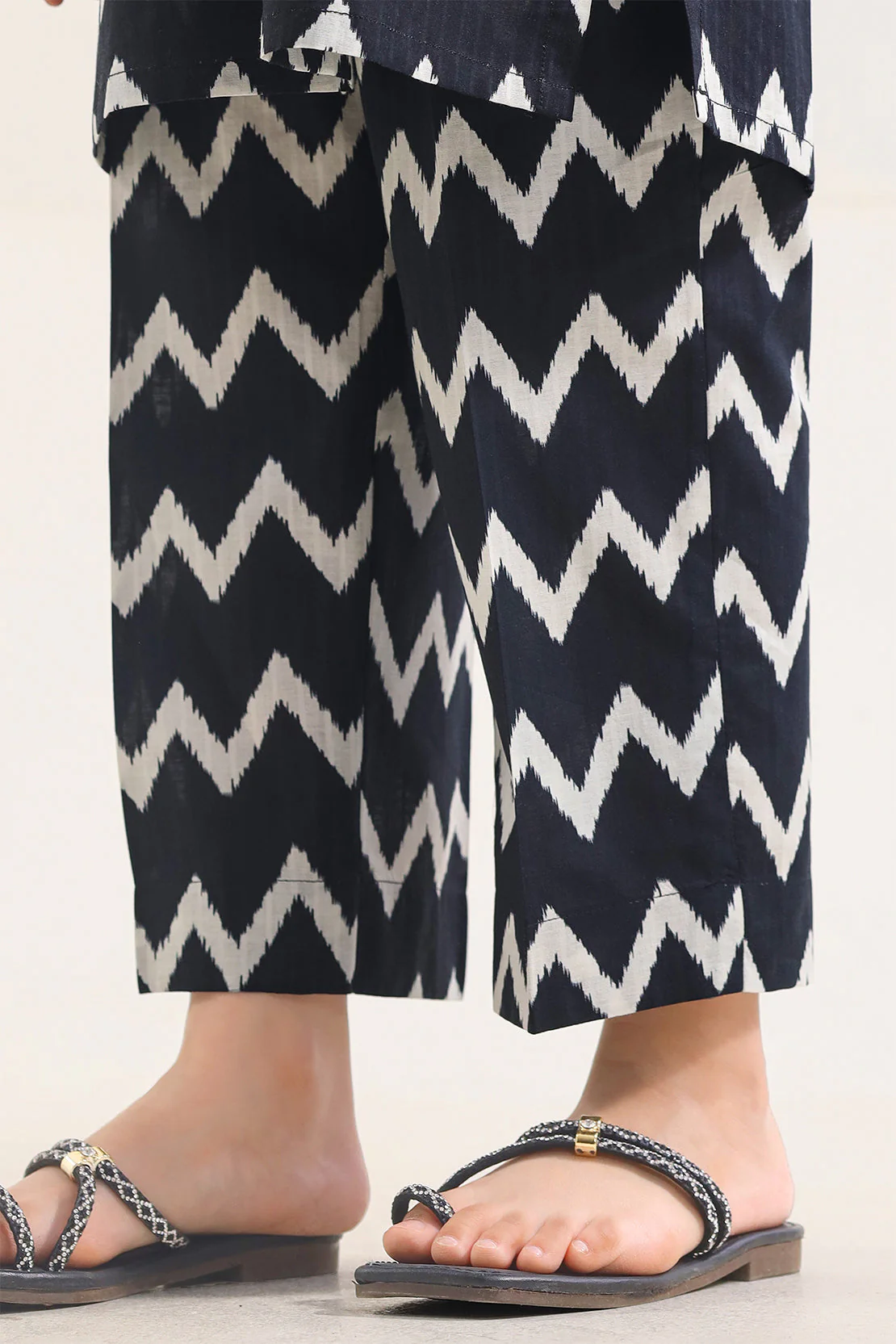 Printed Self Strip Lawn Stitched 2 Piece (Shirt/Trouser) For Kids - Image 6