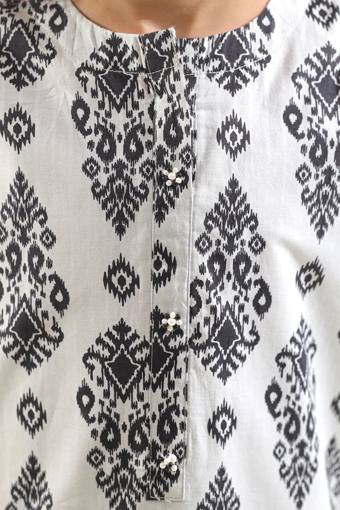 Printed Strip Lawn Stitched 2 Piece (Shirt/Trouser) For Kids - Image 4