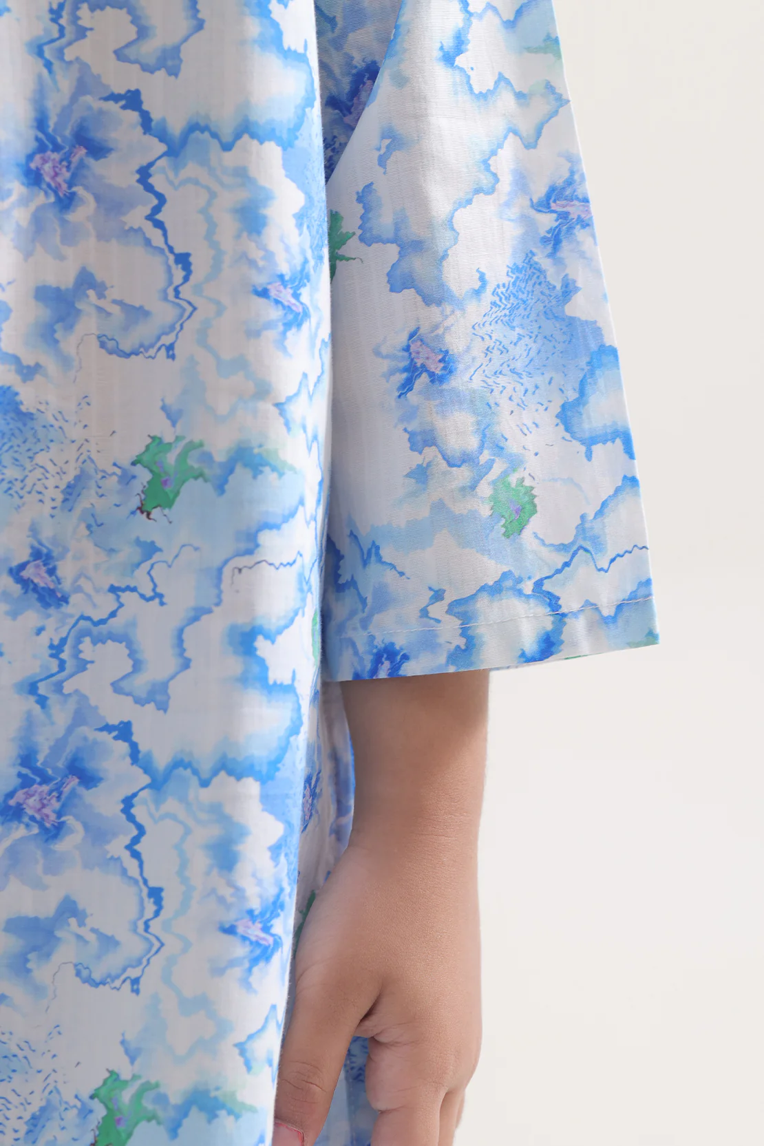 Printed Strip Lawn Stitched 2 Piece (Shirt/Trouser) For Kids - Image 5