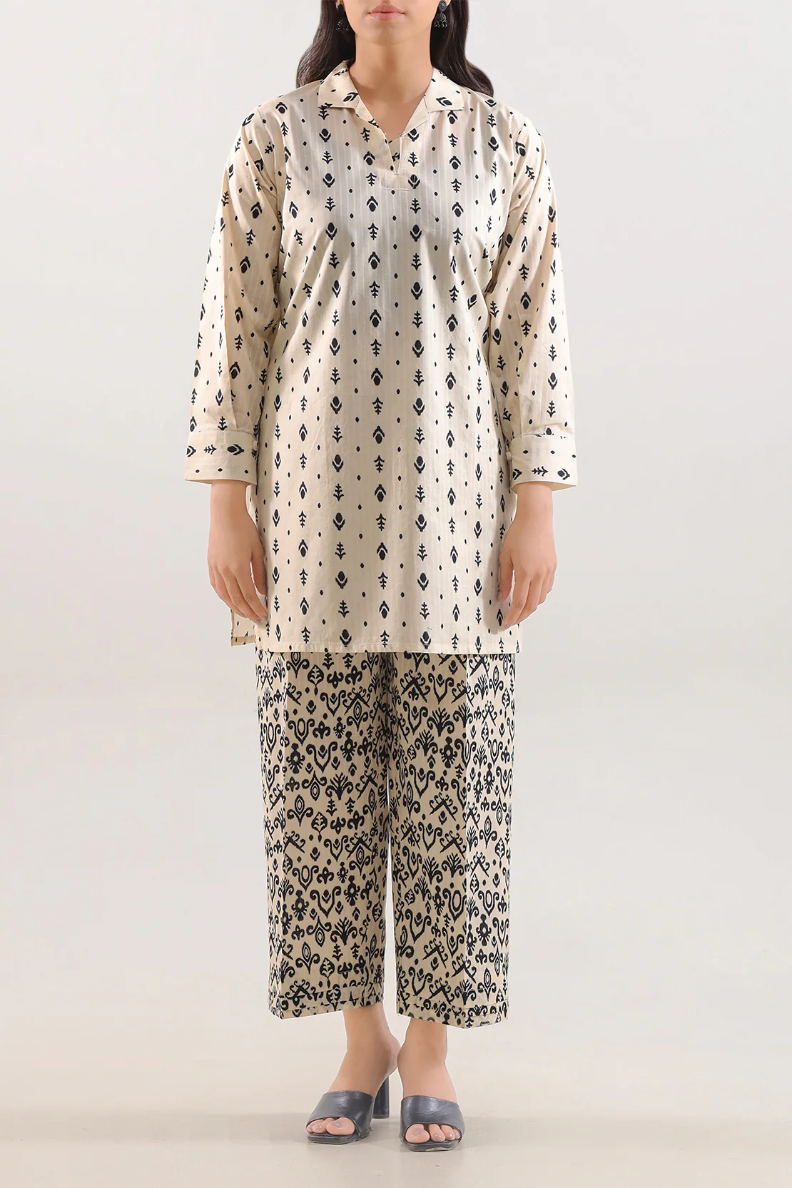 Printed Strip Lawn Stitched 2 Piece (Shirt/Trouser)