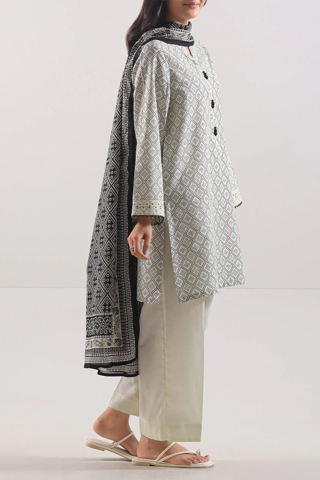 Printed Lawn Stitched 3 Piece - Image 3