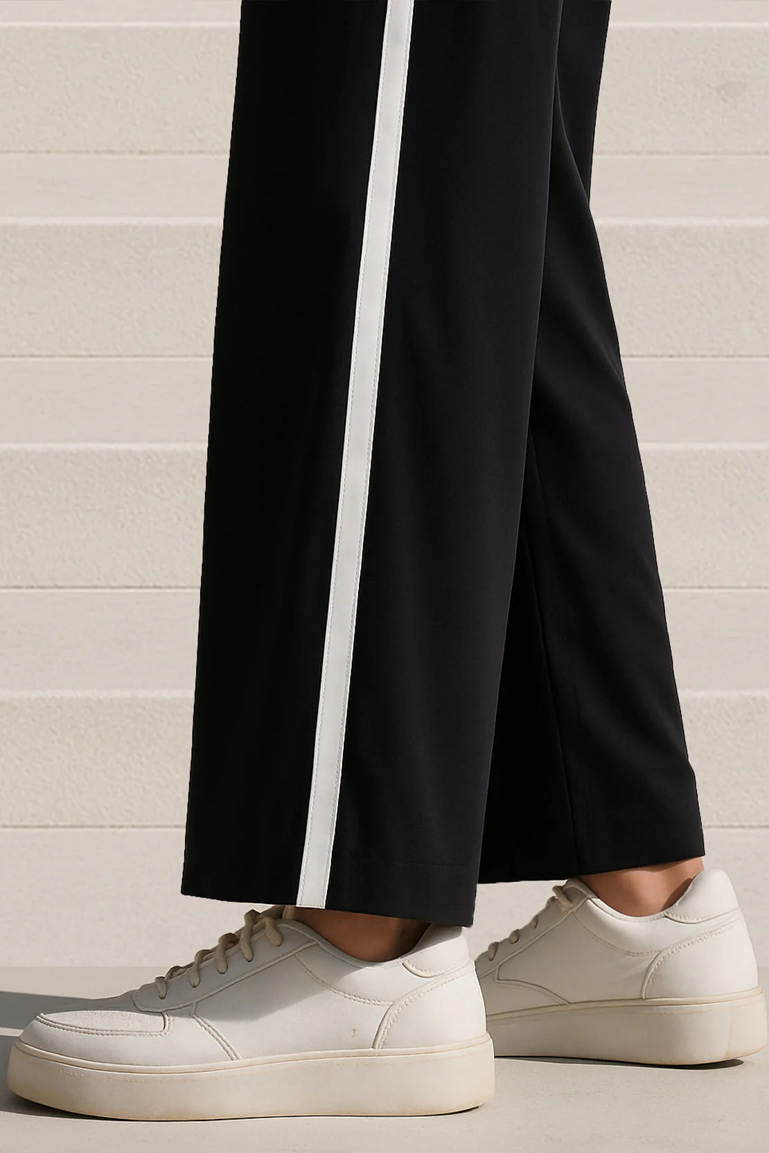 Relaxed Drawstring Trousers - Image 6