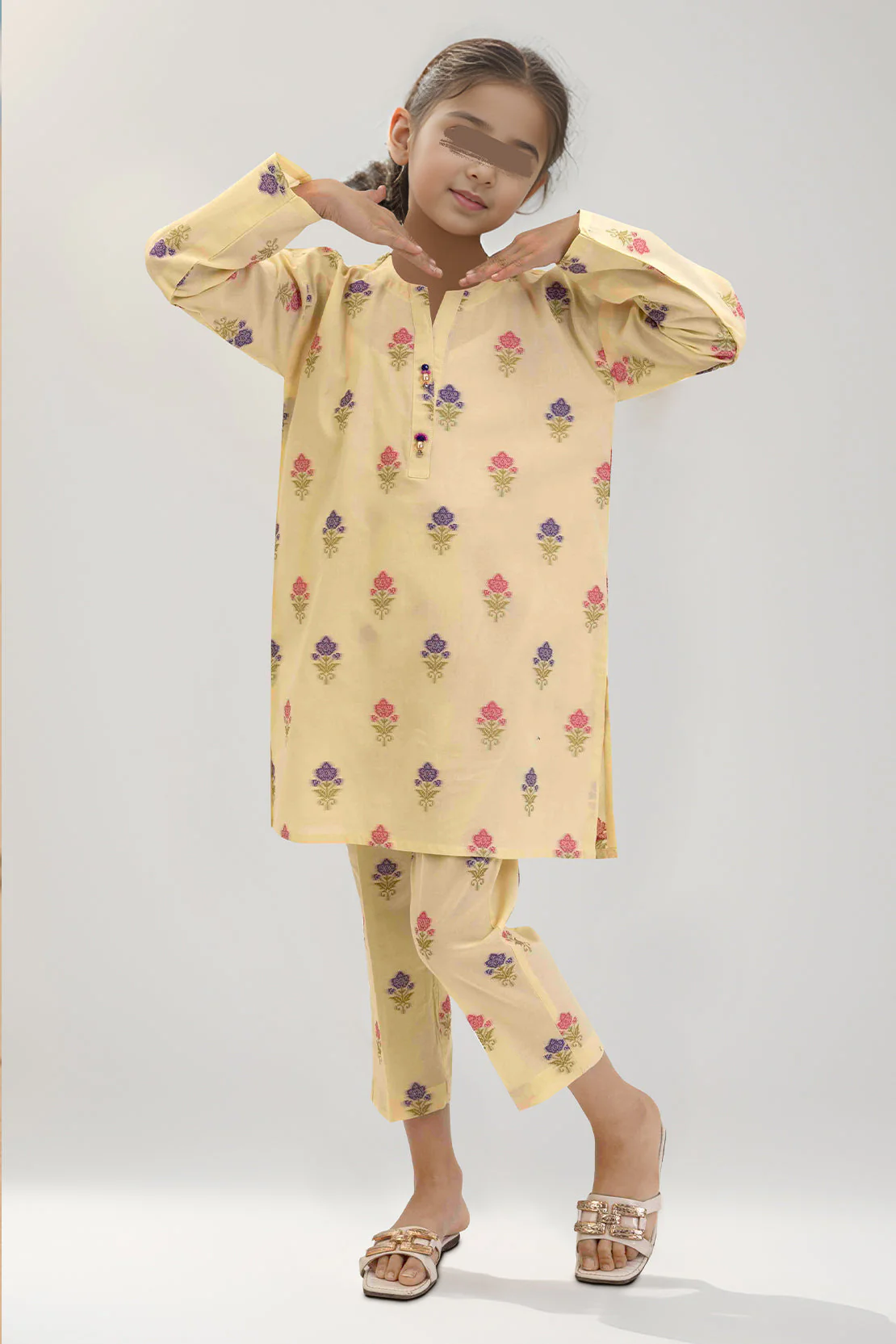 SAYA's Printed Cotton Jacquard Stitched For Mom And Daughter - Image 2
