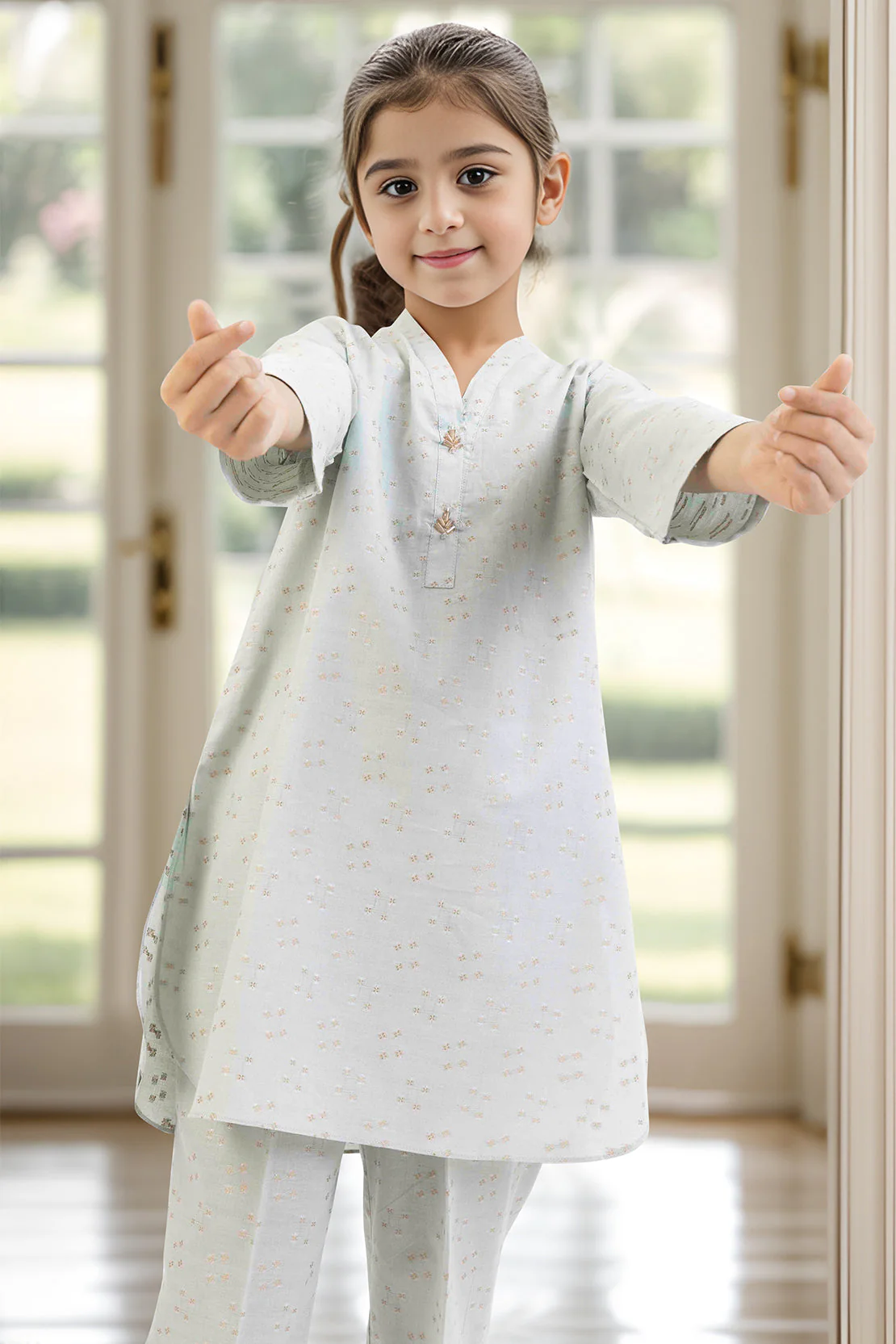 SAYA's Printed Cotton Jacquard Stitched For Mom And Daughter - Image 4