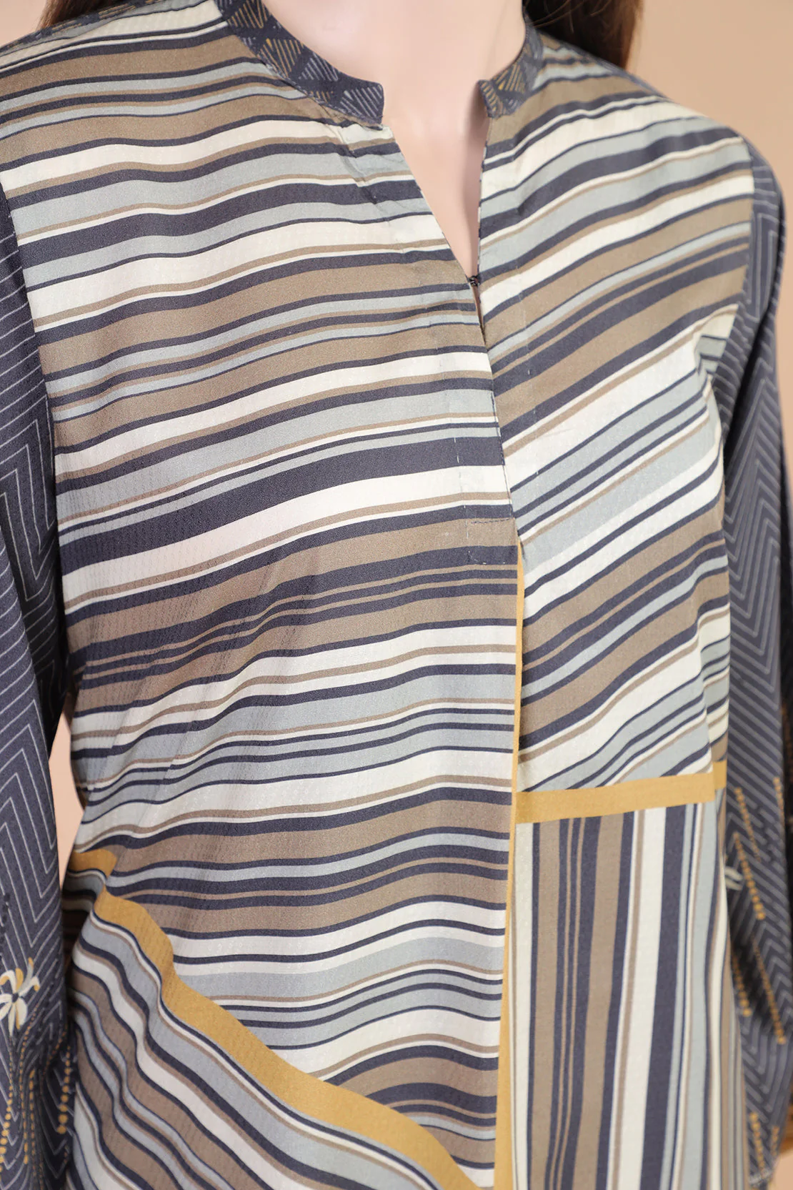 Self Jacquard Stitched Shirt - Image 3