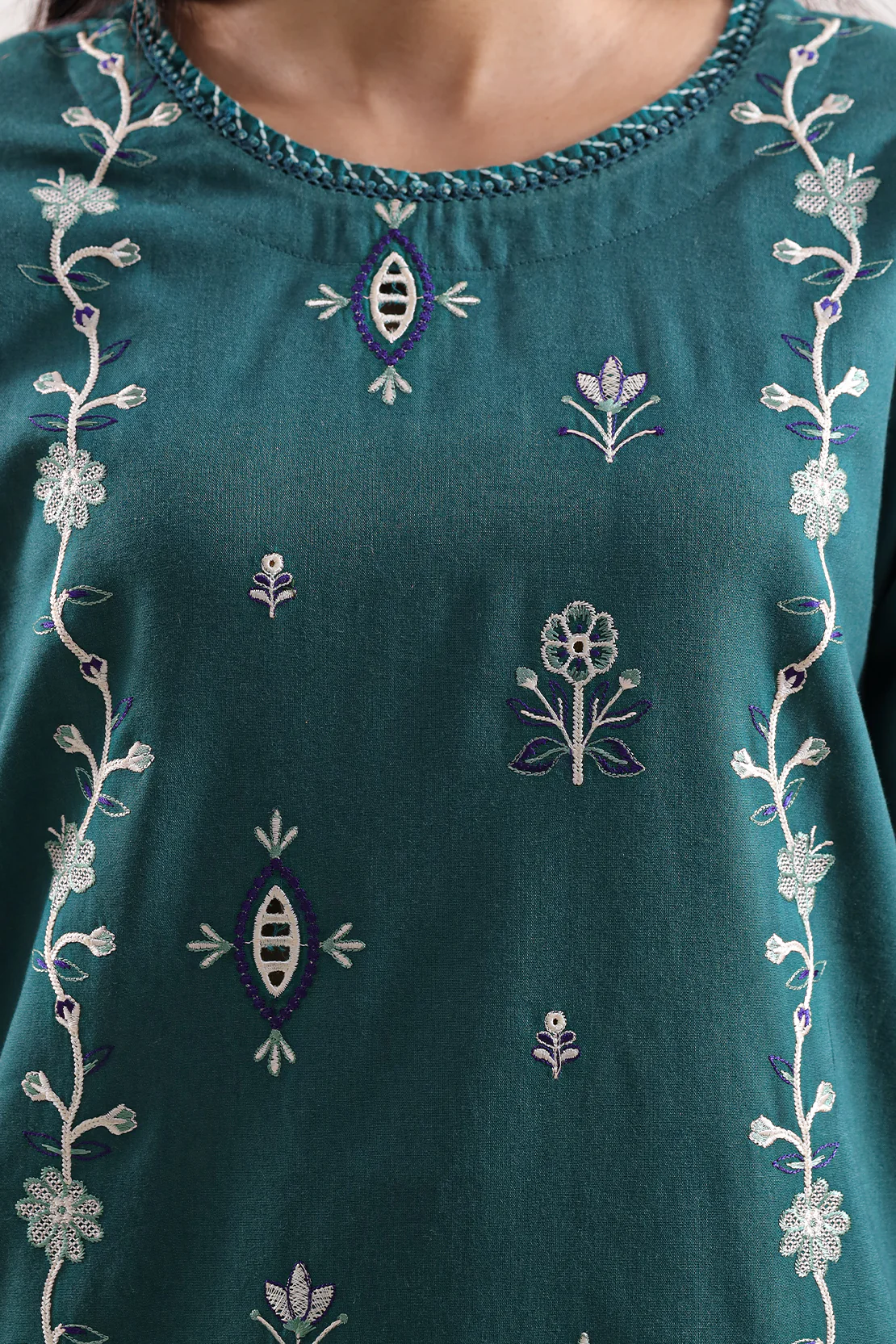 Solid Embroidered Cambric Stitched 3 Piece - Image 4