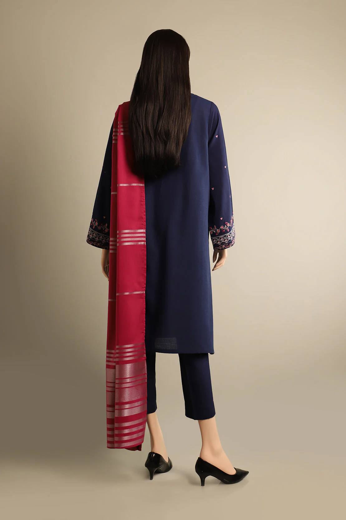 Solid+Embroidered Khaddar Stitched 2 Piece Shirt Dupatta - Image 2