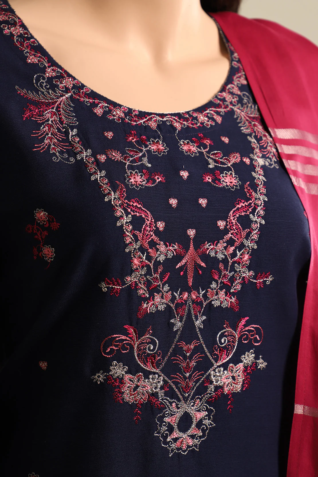 Solid+Embroidered Khaddar Stitched 2 Piece Shirt Dupatta - Image 3