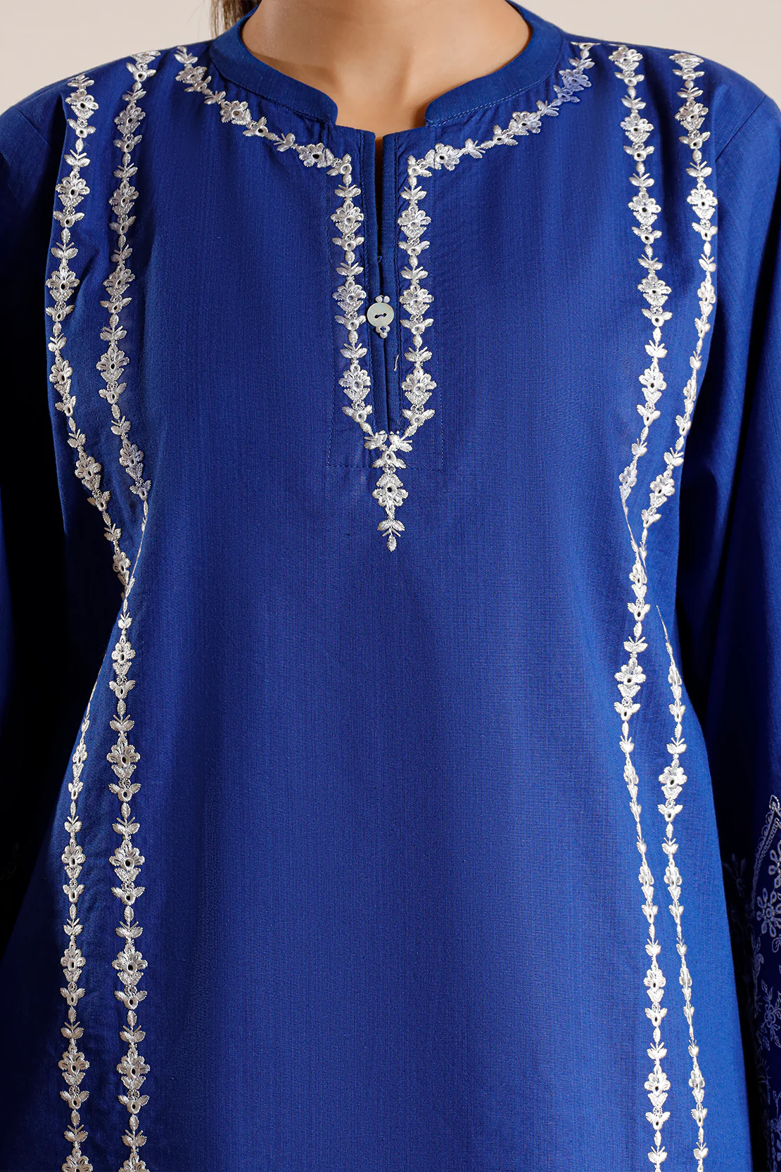 Solid Embroidered Slub Viscose Stitched 2 Piece (Shirt/Trouser) - Image 4