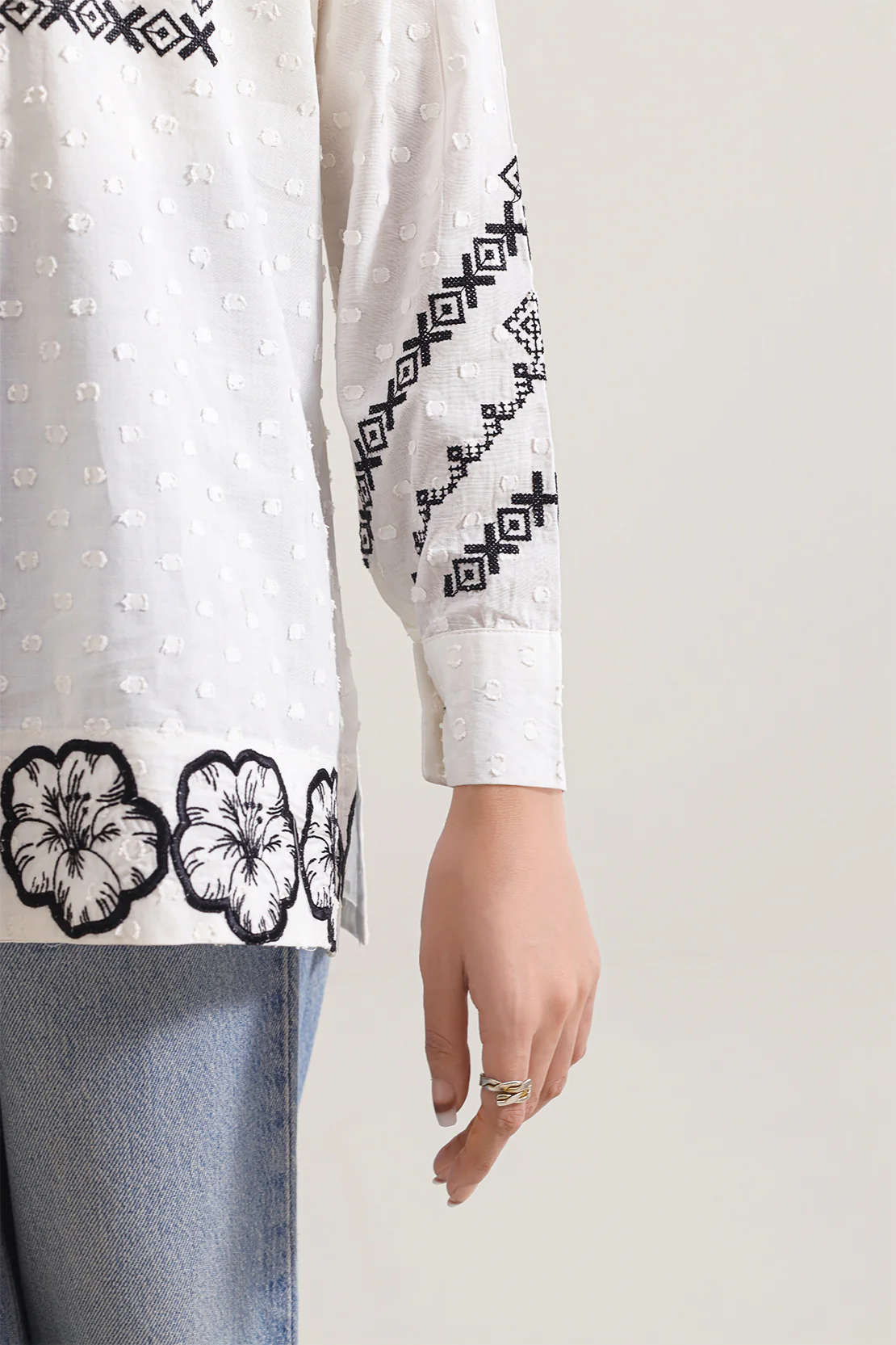 Solid Reverse Jacquard Stitched Shirt - Image 5