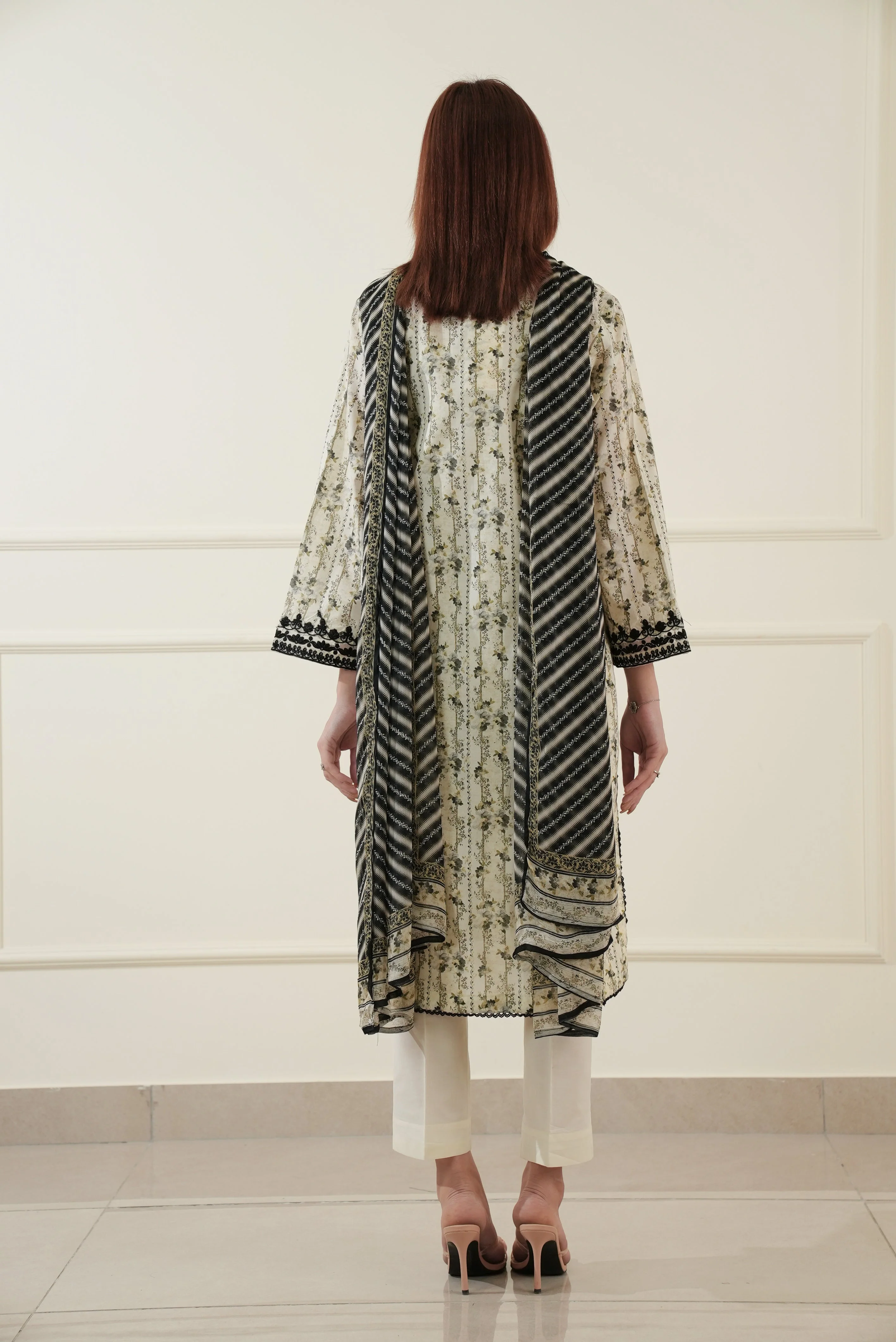 Stitched Embroidered Lawn Shirt - Image 4