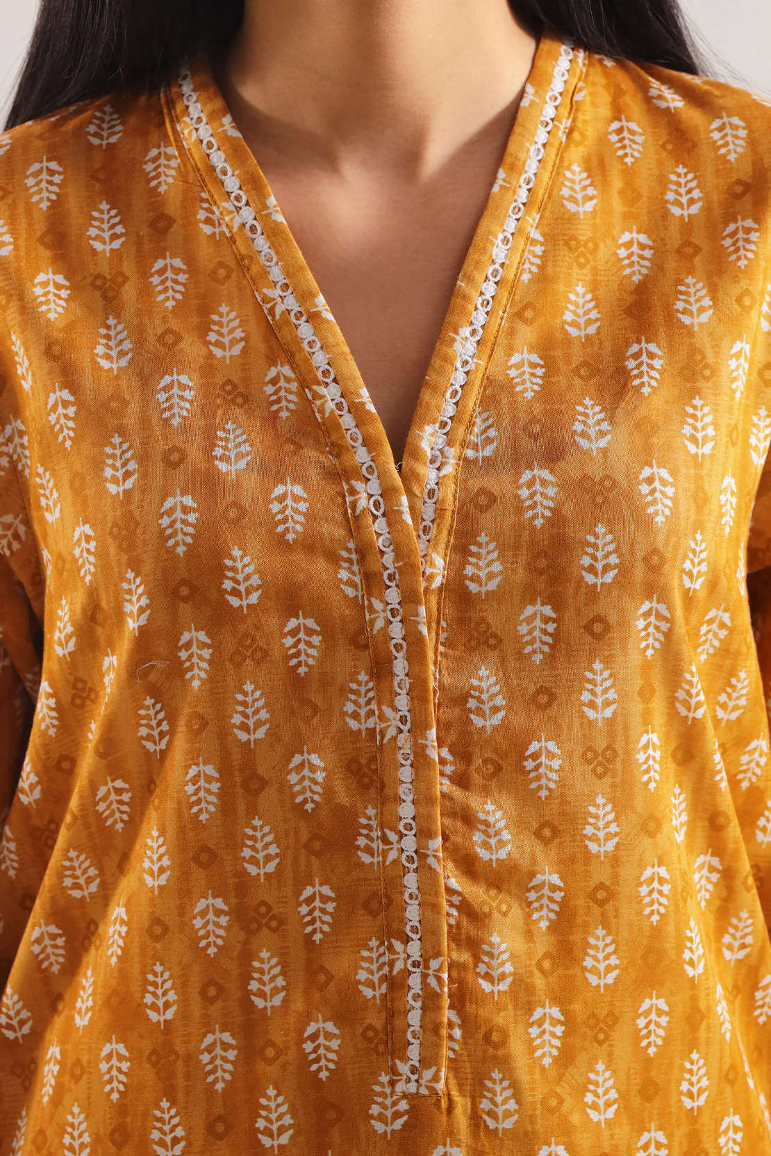 Stitched printed Embroidered Lawn 2 Piece (Shirt/Trouser) - Image 4