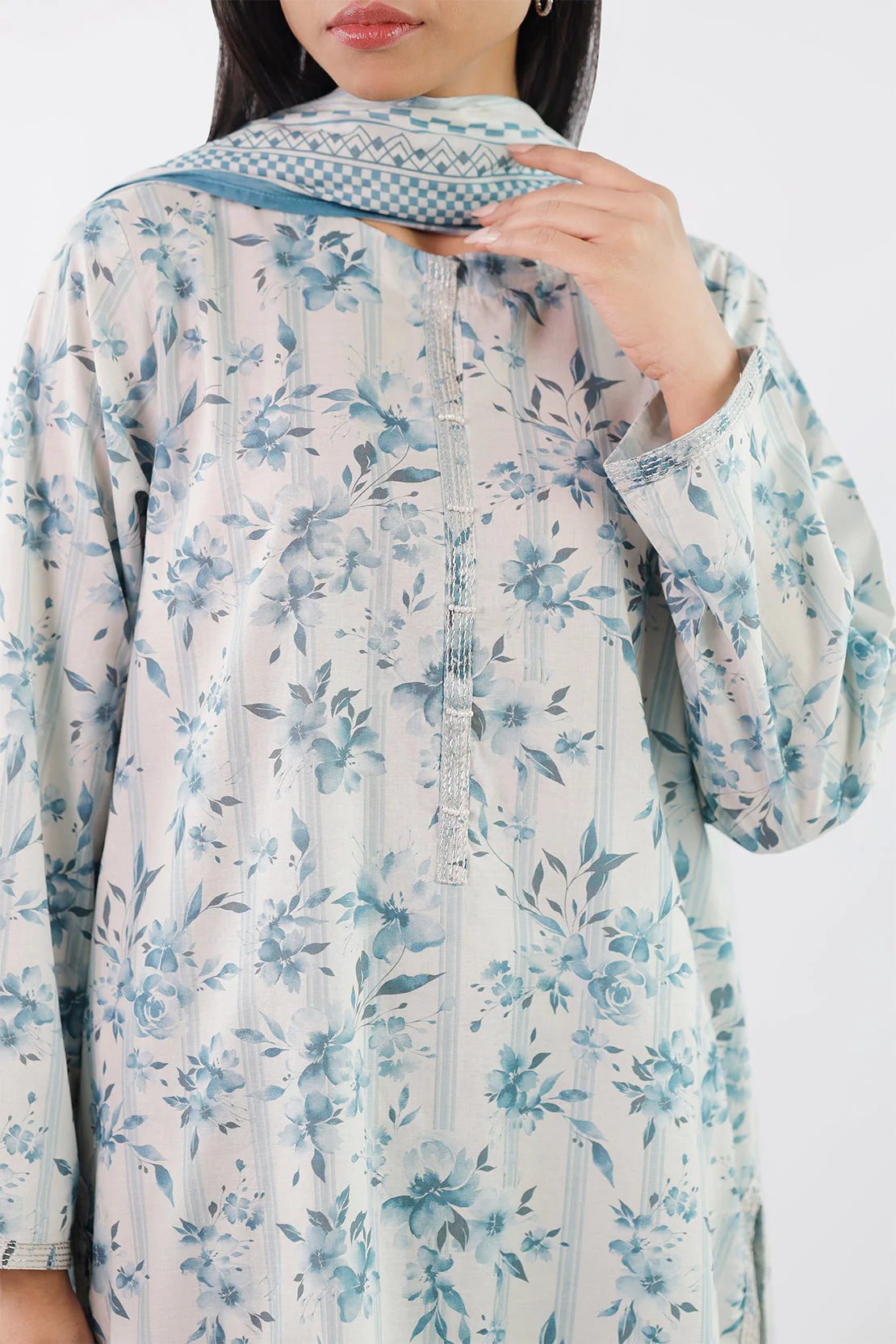 Stitched Printed Embroidered Lawn 3 Piece - Image 5