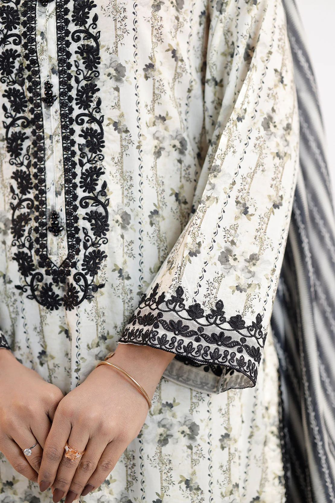 Stitched Printed Embroidered Lawn 3 Piece - Image 7