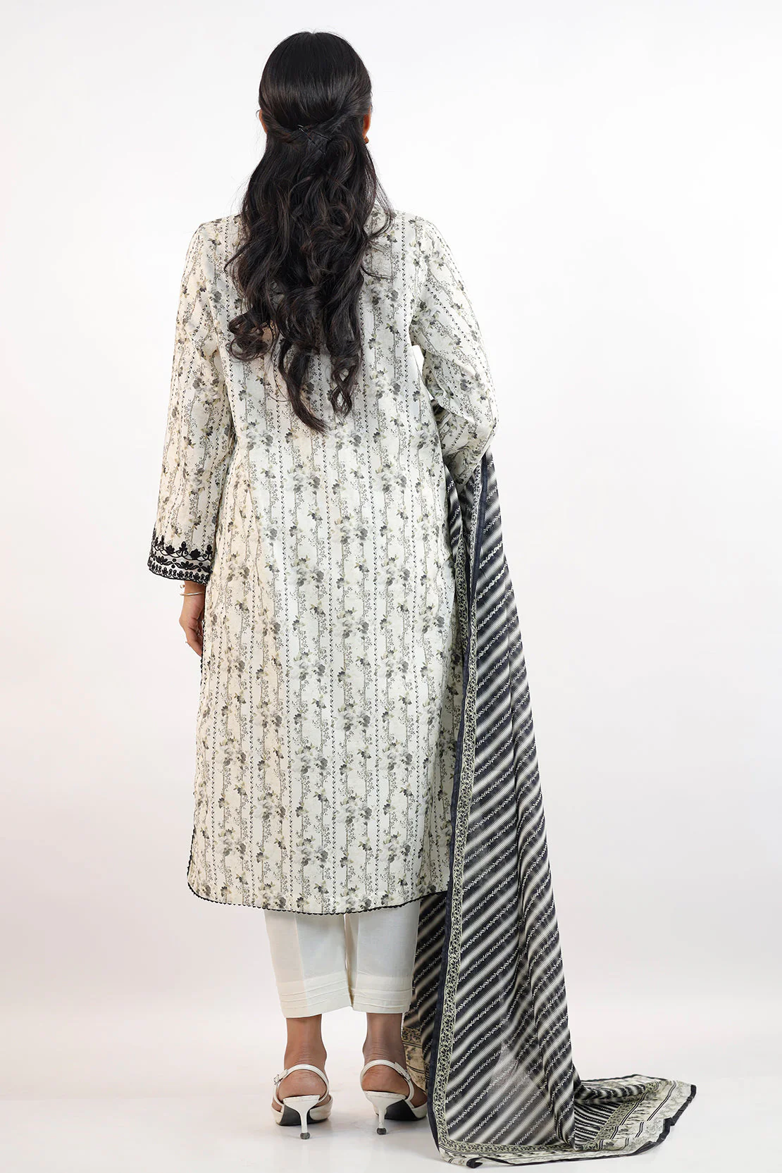 Stitched Printed Embroidered Lawn 3 Piece - Image 8