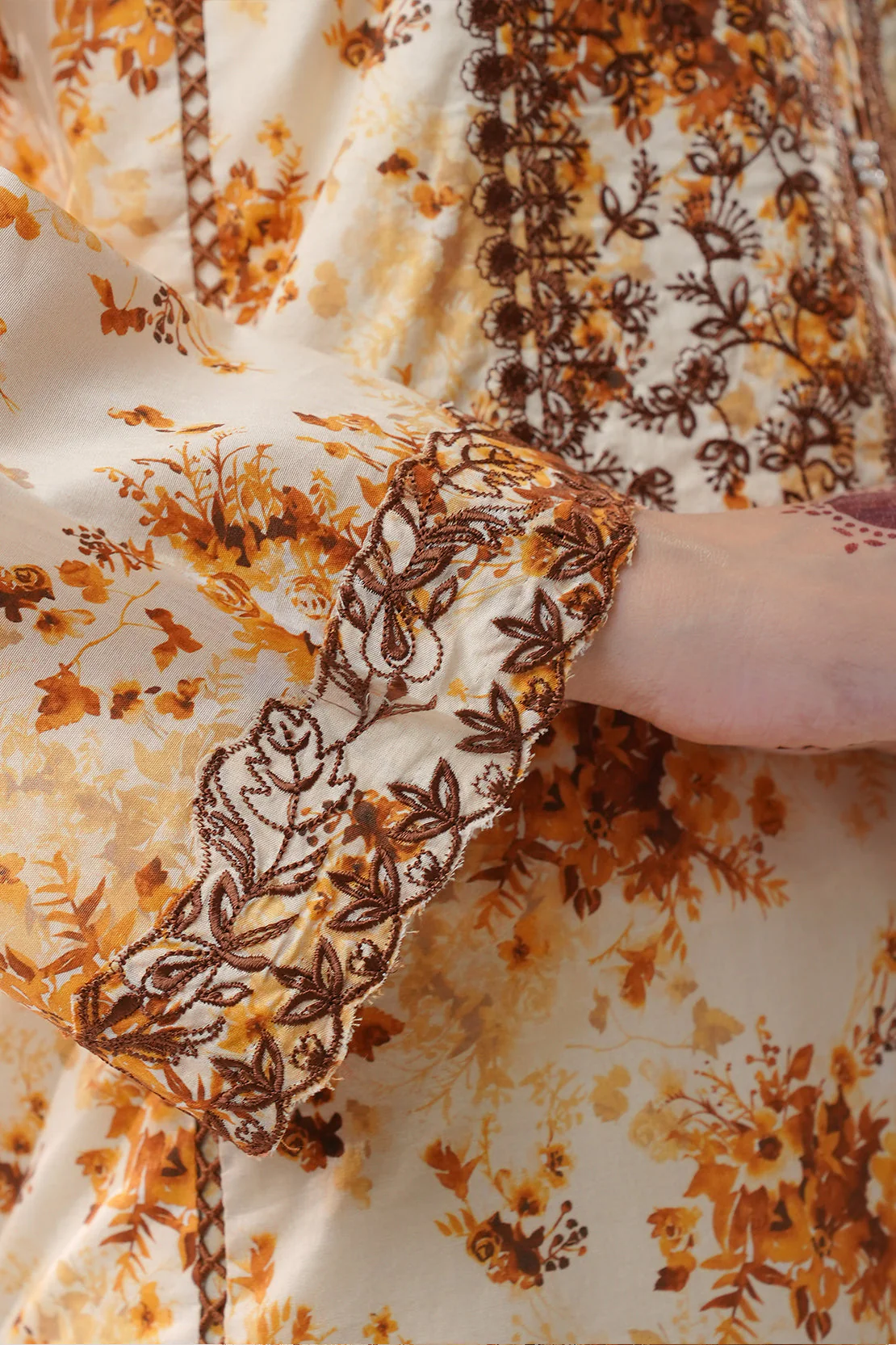 Stitched Printed Embroidered Lawn 3 Piece - Image 7