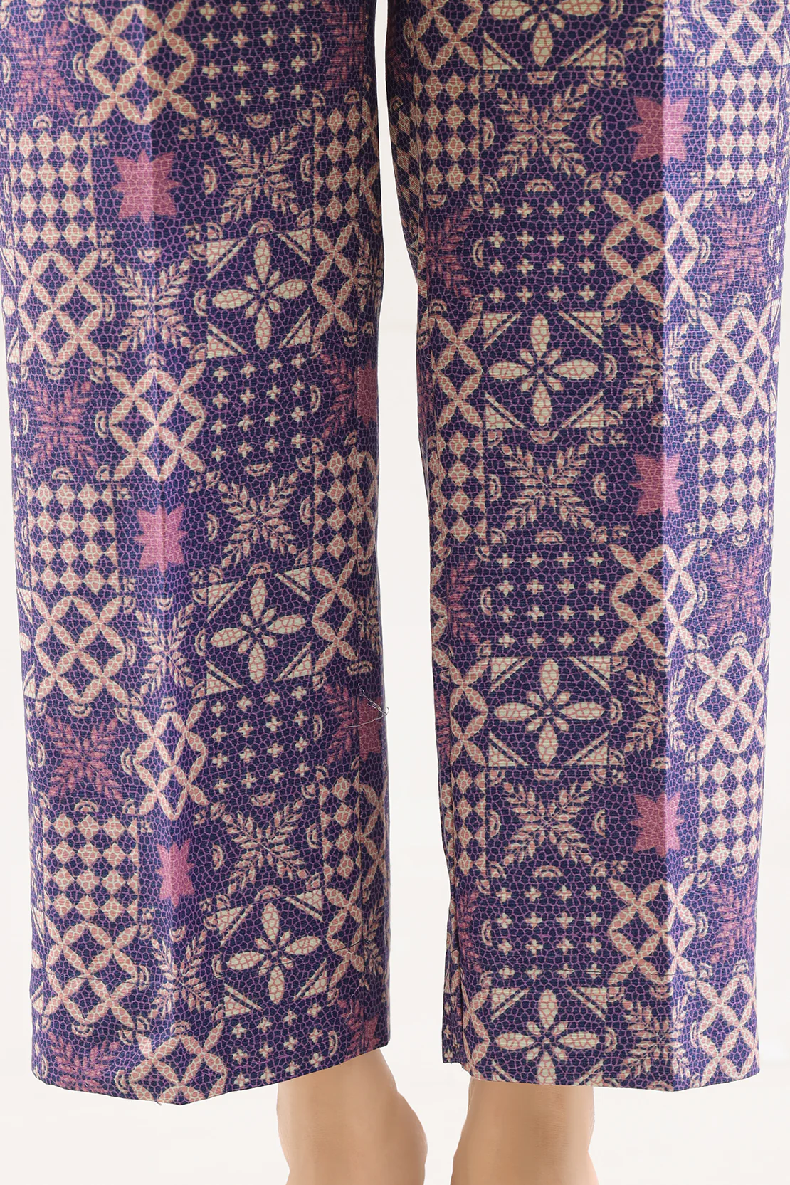 Stitched Printed Khaddar Shirt - Image 5