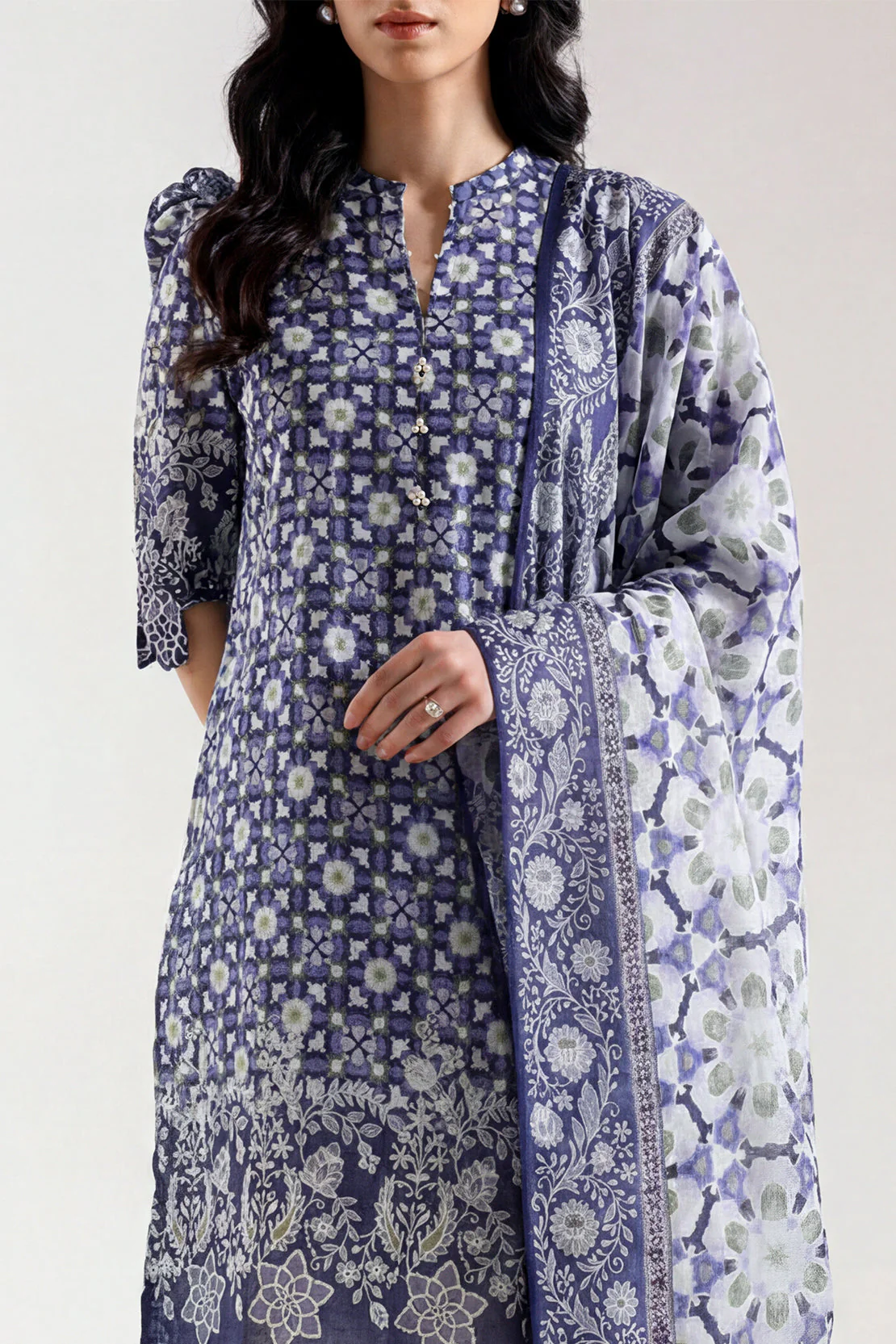 Unstitched Printed Lawn 2 Piece (Shirt/Dupatta) - Image 3