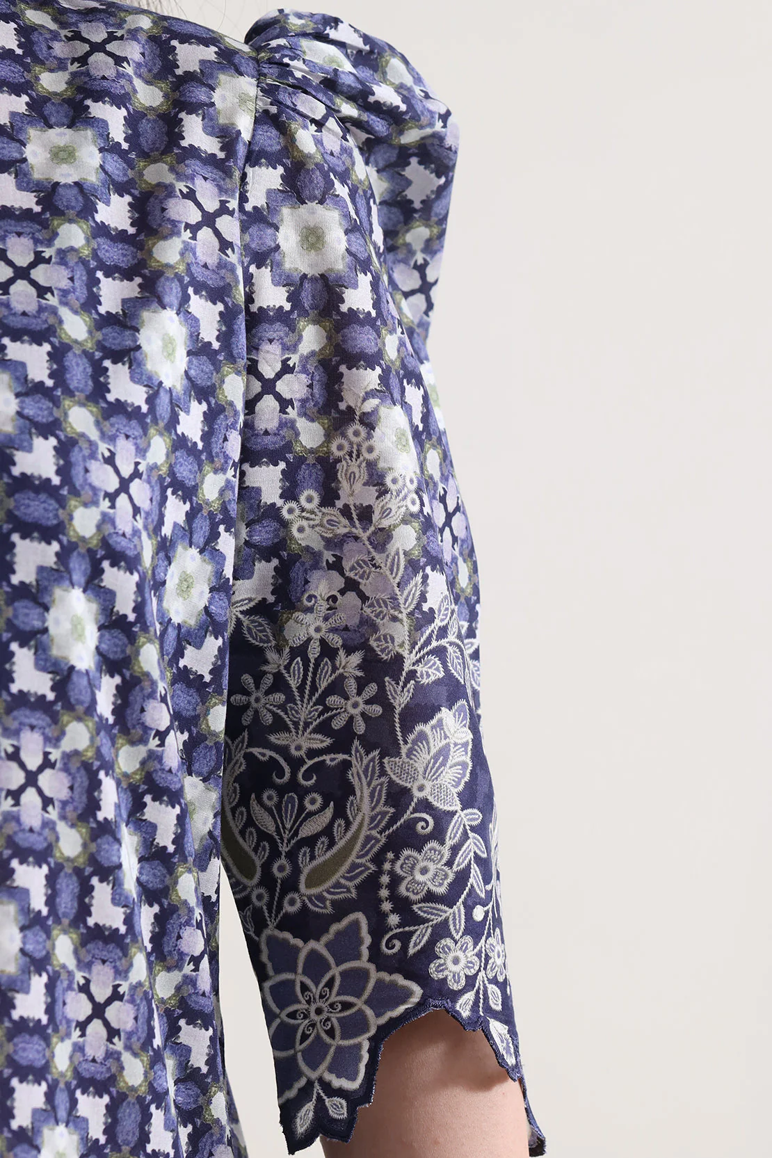 Unstitched Printed Lawn 2 Piece (Shirt/Dupatta) - Image 7