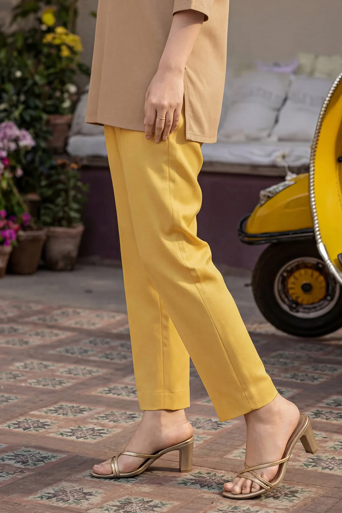 Unstitched Dyed Cambric Trouser Fabric - Image 2