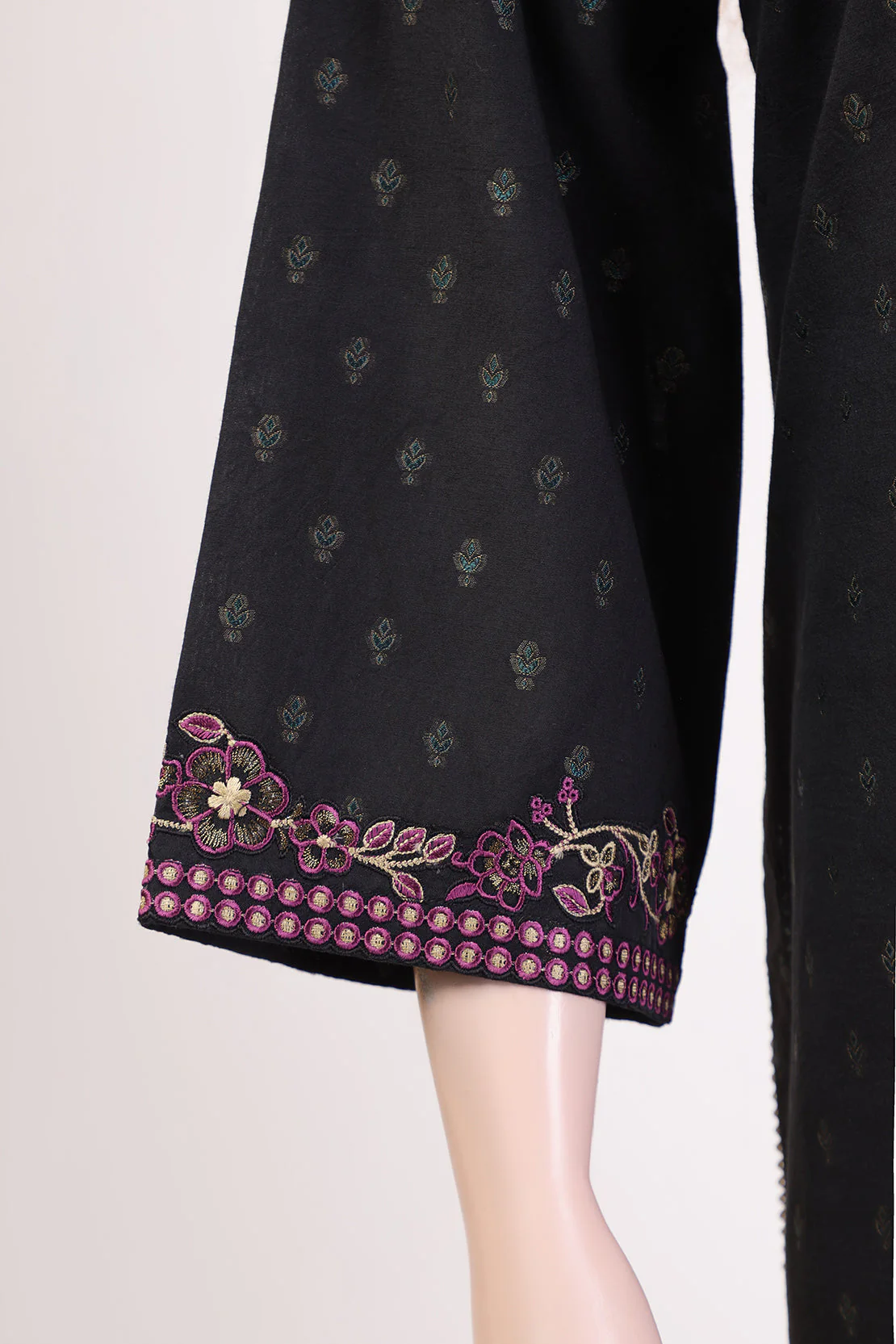 Unstitched Embroidered Jacquard Cotton 3 Piece - Image 4