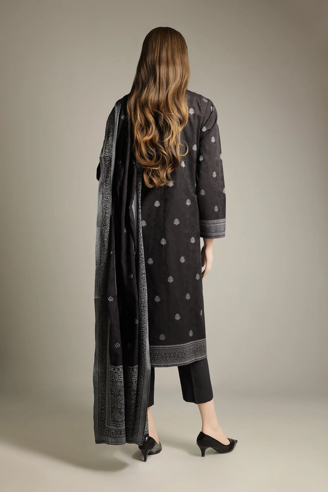 Unstitched Emb Jacquard Cotton 3 Piece - Image 3