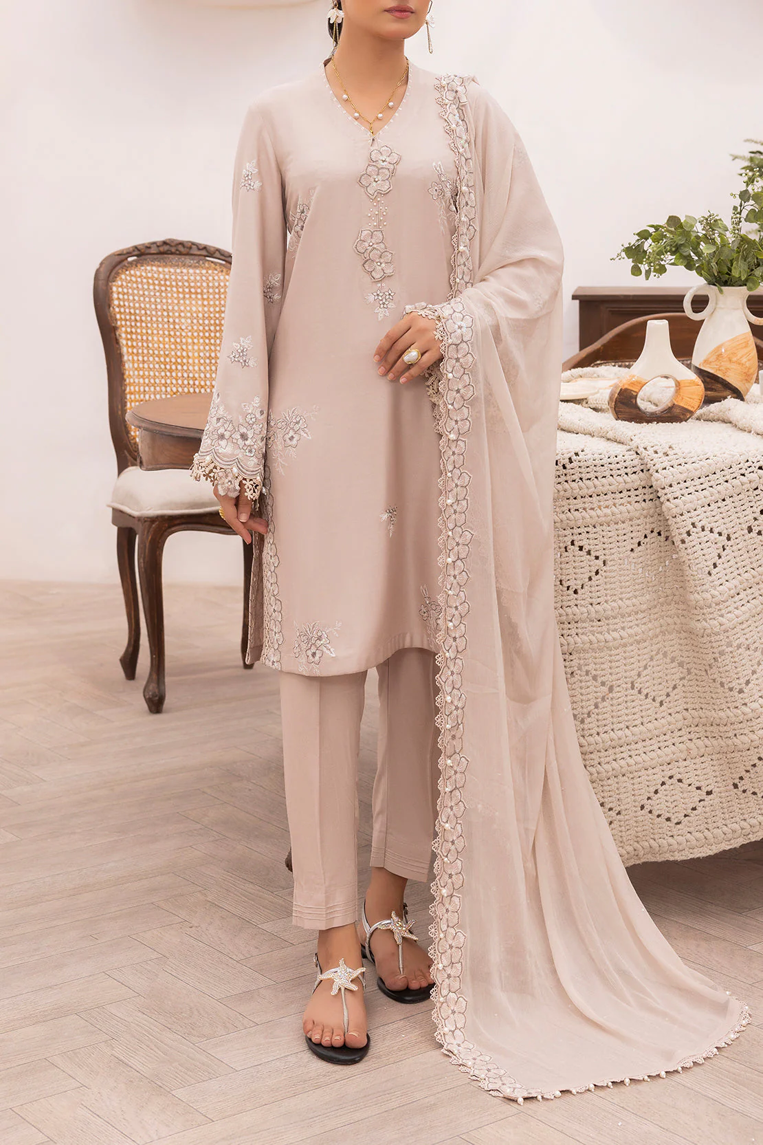 Unstitched Embroidered Cambric 3 Piece With Chiffon Dupatta