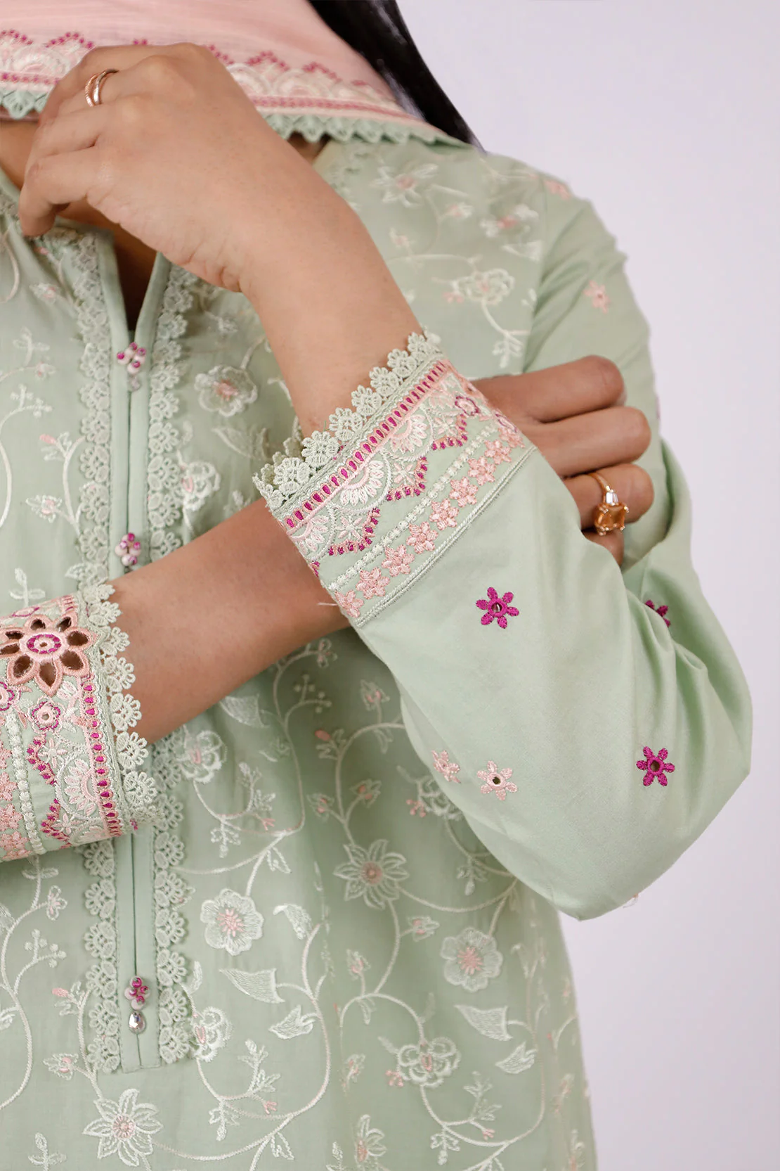 Unstitched Embroidered Cambric 3 Piece with Chiffon Dupatta - Image 4