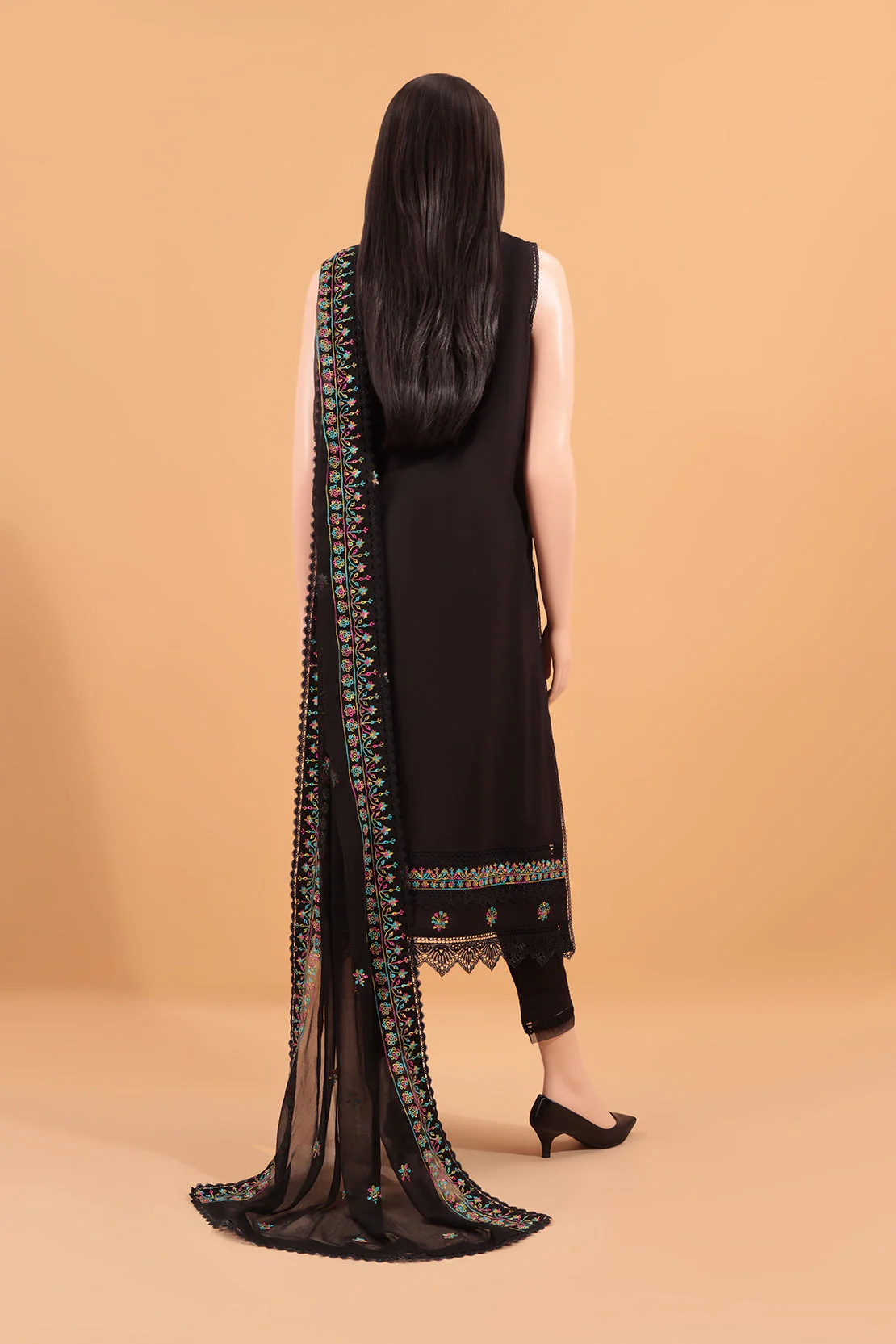 Unstitched Embroidered Cambric 3 Piece With Chiffon Dupatta - Image 3