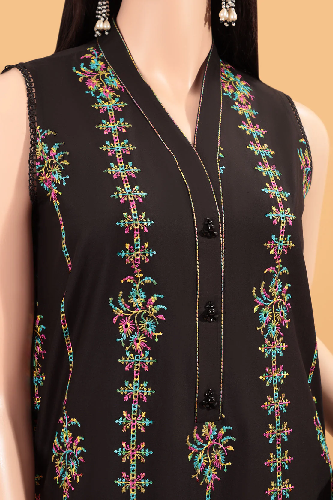 Unstitched Embroidered Cambric 3 Piece With Chiffon Dupatta - Image 4