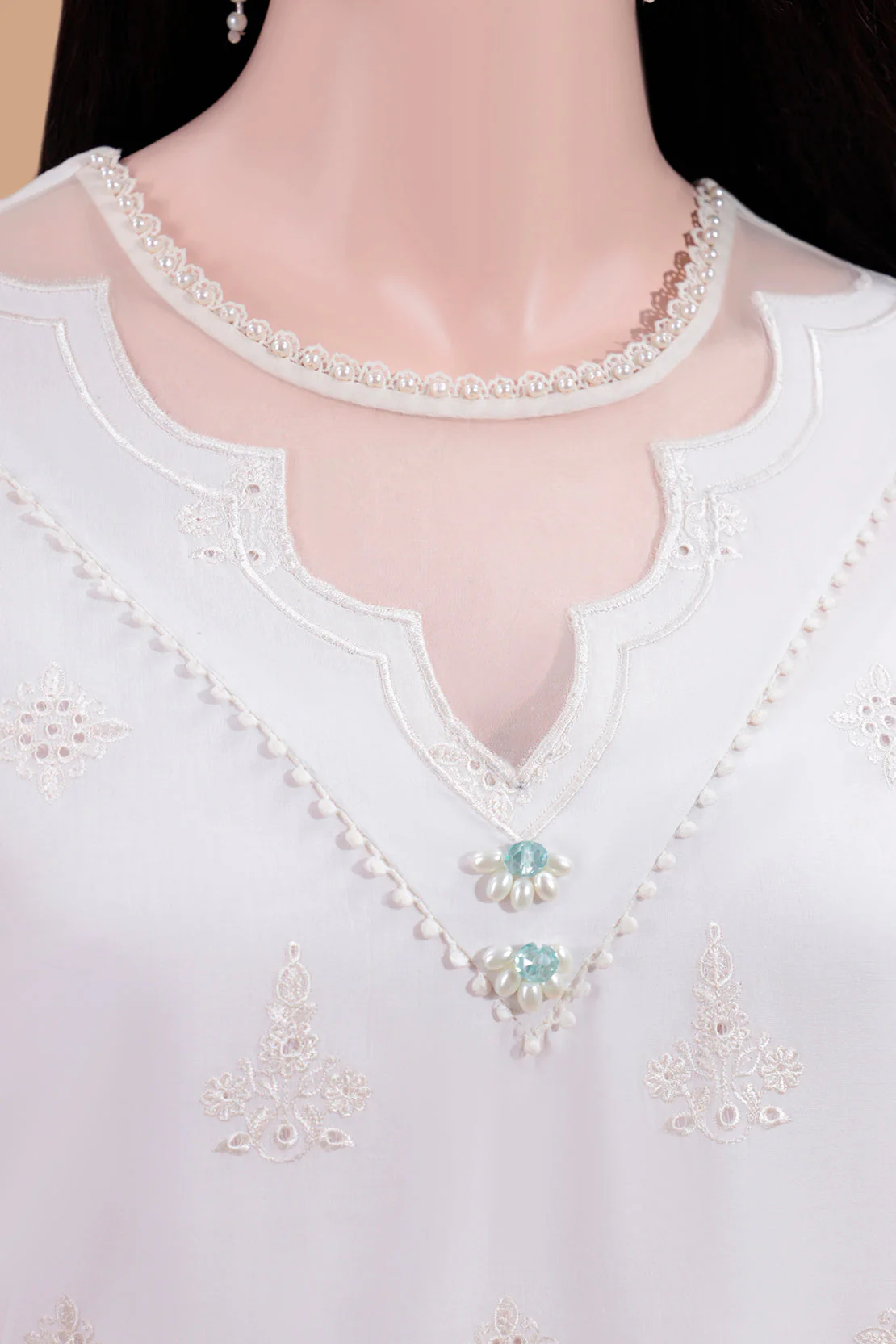 Unstitched Embroidered Cambric 3 Piece With Chiffon Dupatta - Image 4