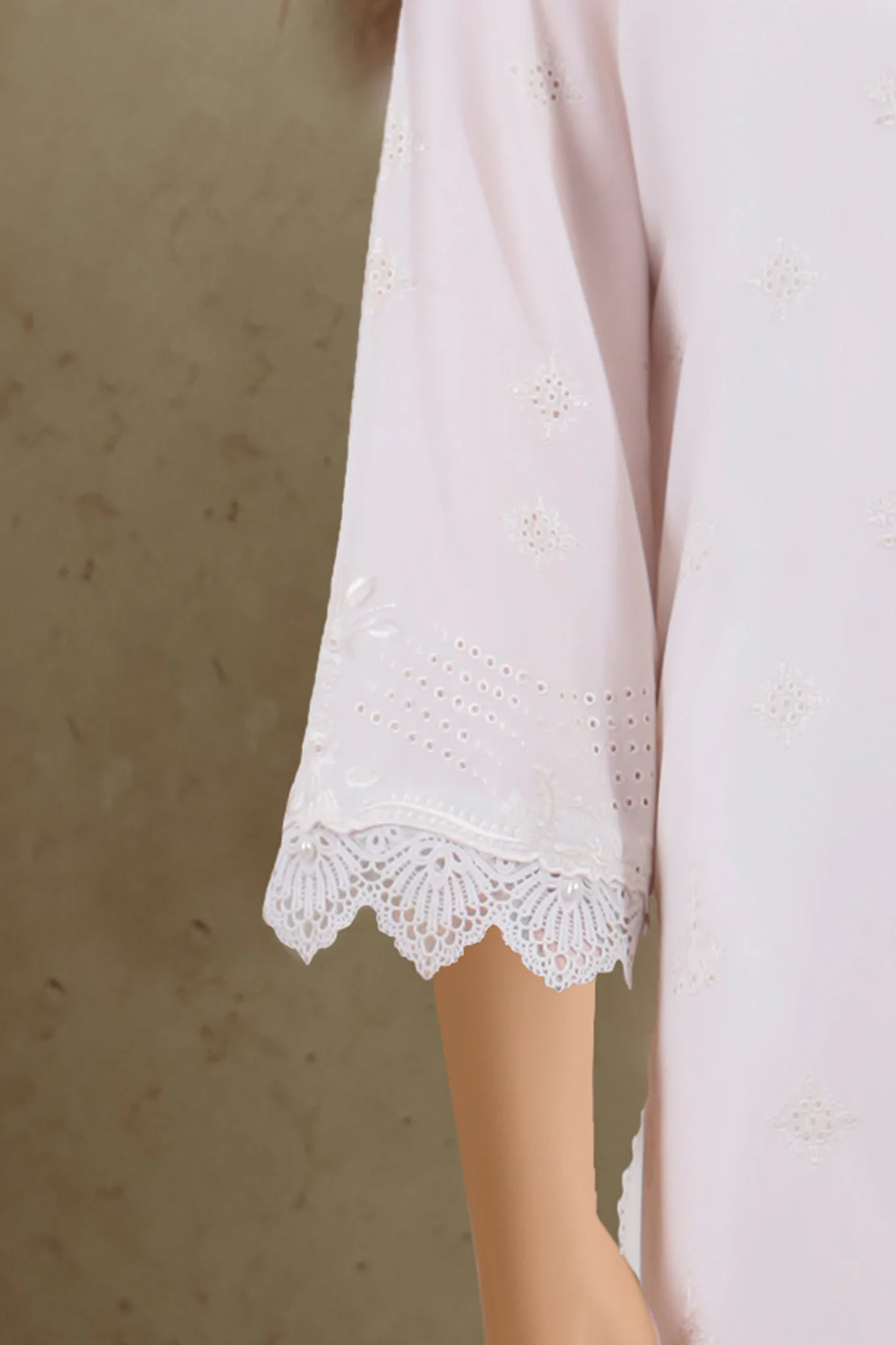Unstitched Embroidered Cambric 3 Piece With Chiffon Dupatta - Image 6
