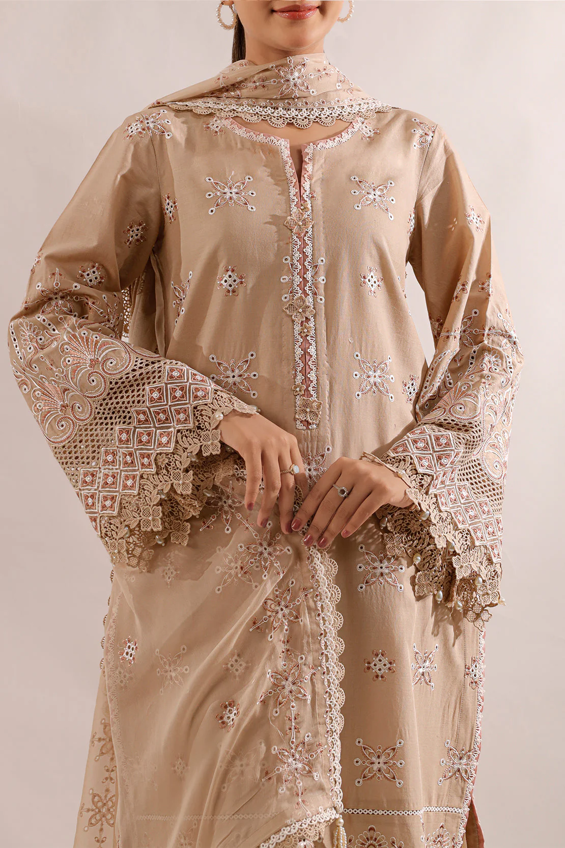Unstitched Embroidered Cambric 3 Piece with Chiffon Dupatta - Image 4