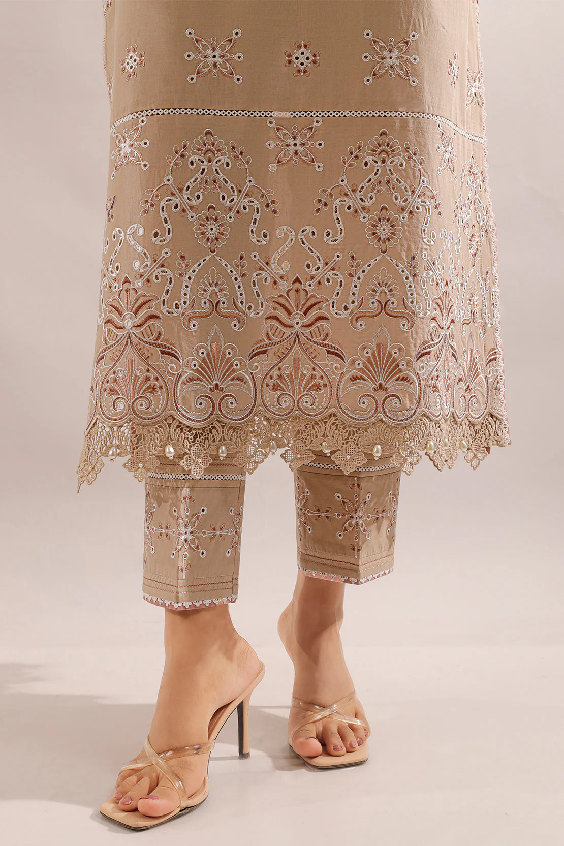 Unstitched Embroidered Cambric 3 Piece with Chiffon Dupatta - Image 7