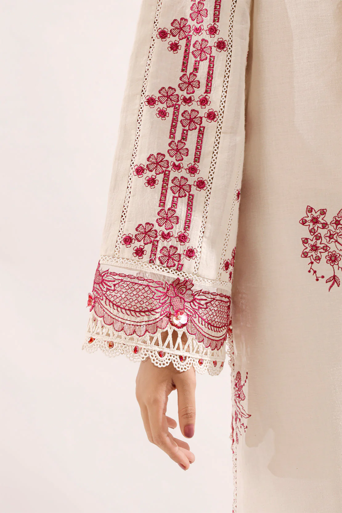 Unstitched Embroidered Cambric 3 Piece with Chiffon Dupatta - Image 6