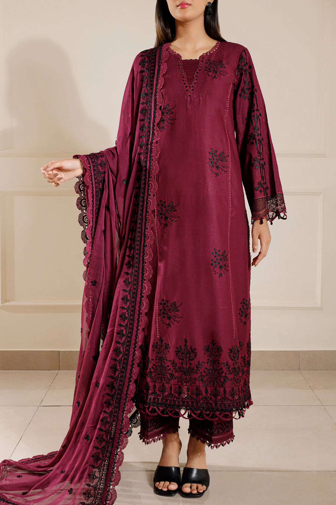 Unstitched Embroidered Cambric 3 Piece with Chiffon Dupatta - Image 4
