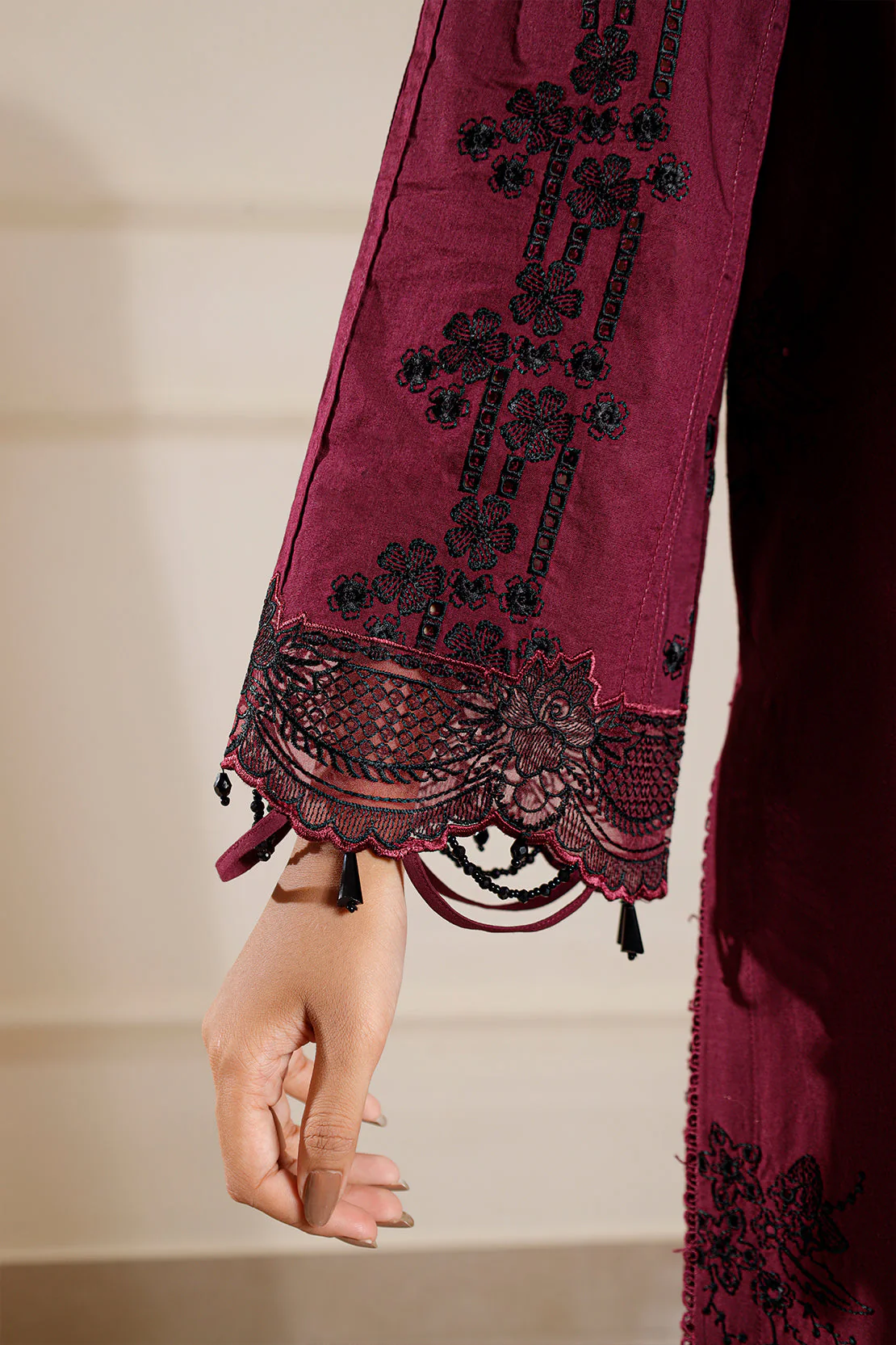Unstitched Embroidered Cambric 3 Piece with Chiffon Dupatta - Image 8