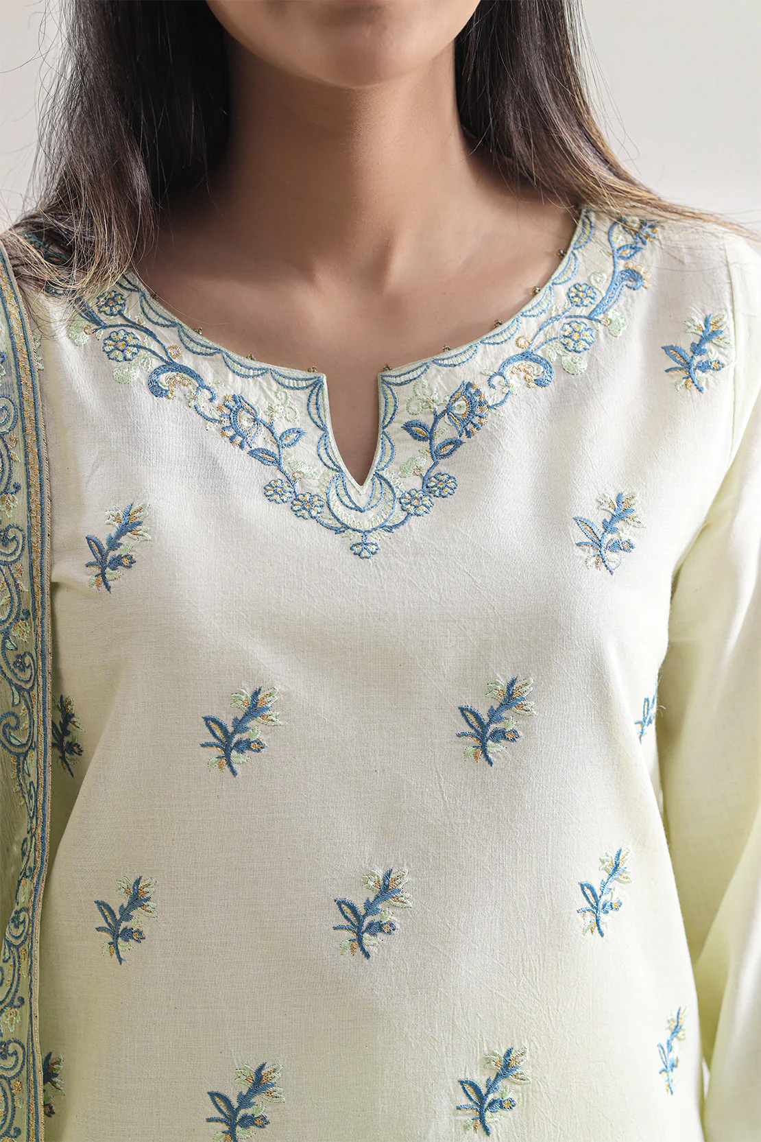 Unstitched Embroidered Cambric 3 Piece With Chiffon Dupatta - Image 3