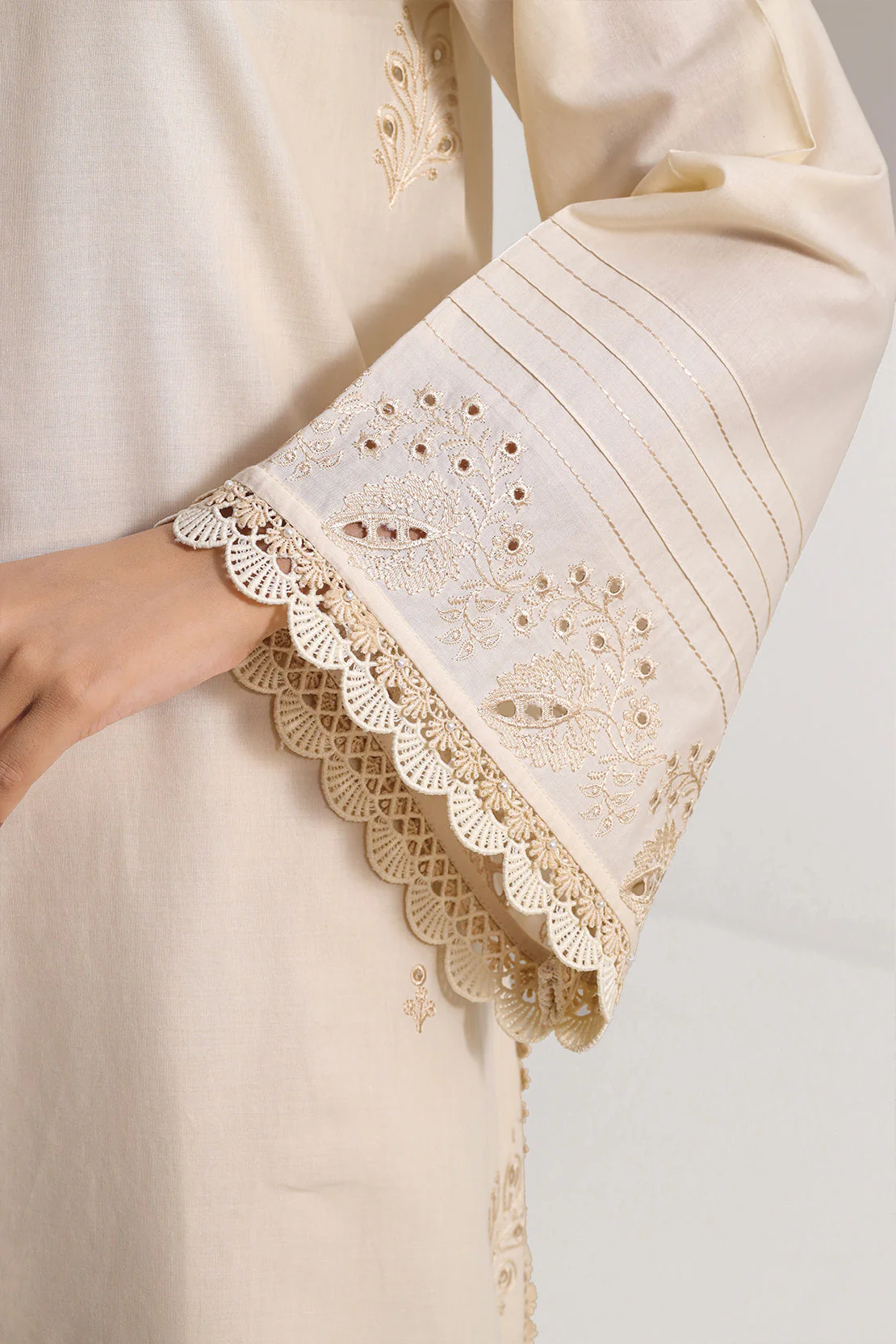 Unstitched Embroidered Cambric 3 Piece - Image 4