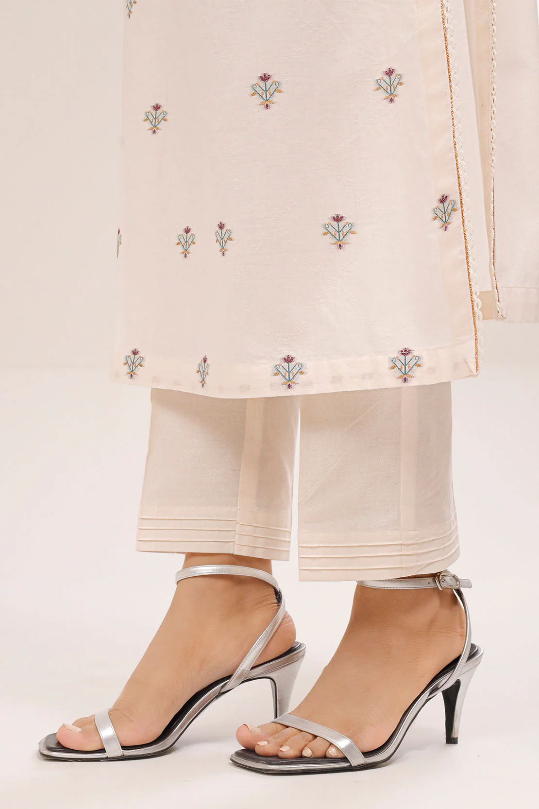 Unstitched Embroidered Cotton Jacquard  3 Piece - Image 5