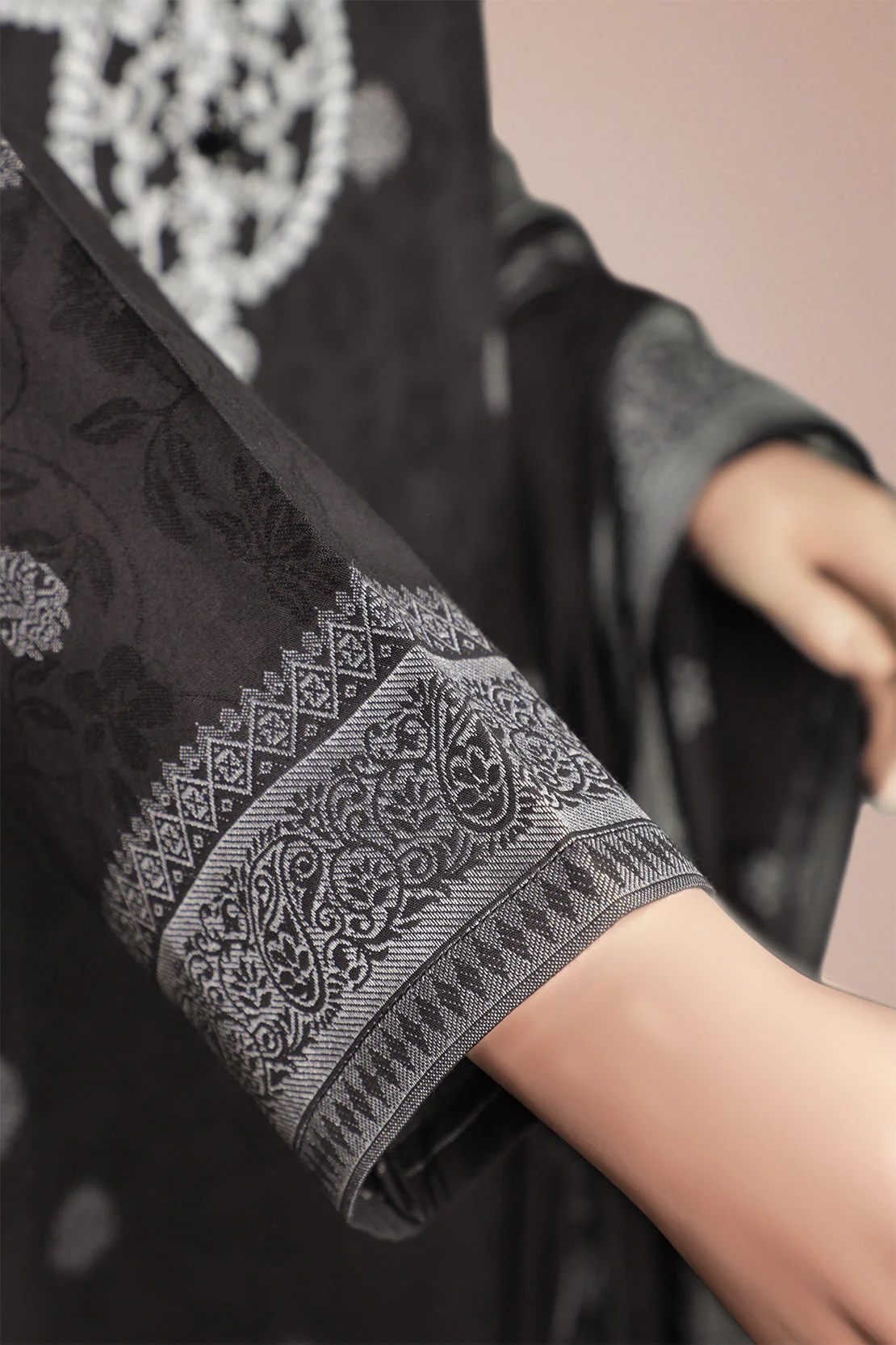 Unstitched Embroidered Jacquard Cotton 2 Piece (Shirt/Dupatta) - Image 3