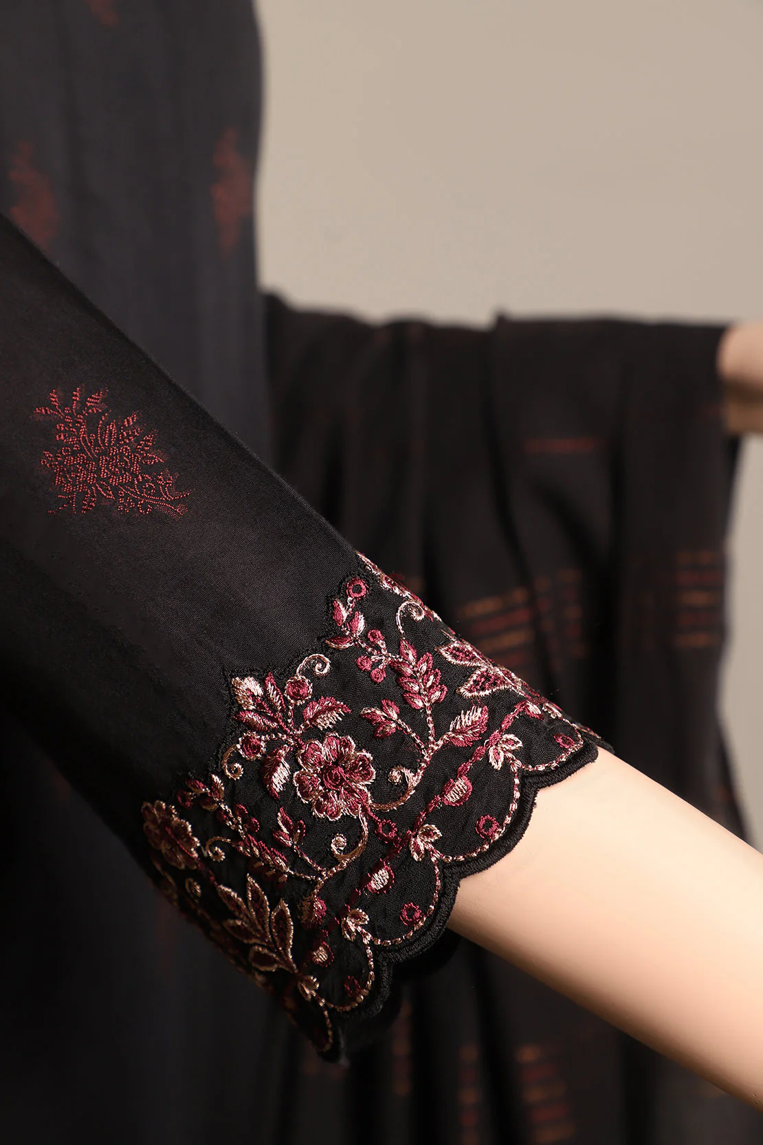 Unstitched Embroidered Jacquard Cotton 3 Piece - Image 4