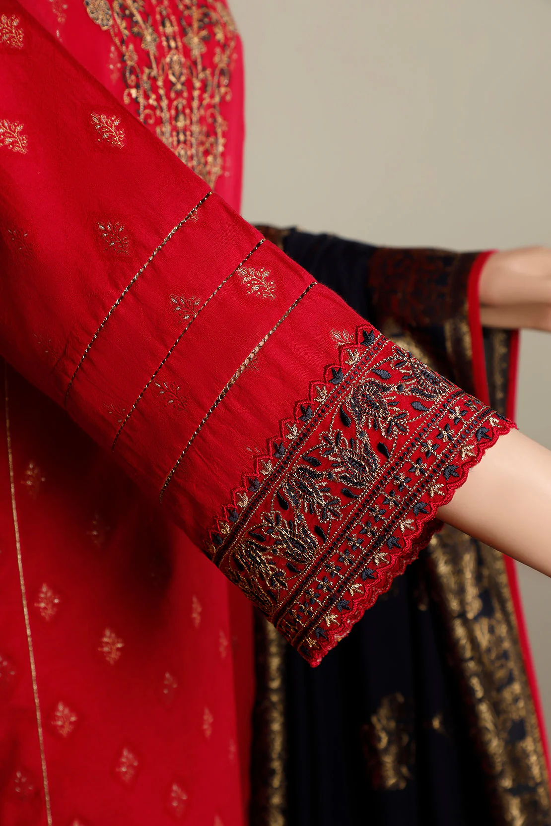 Unstitched Embroidered Jacquard Cotton 3 Piece - Image 4