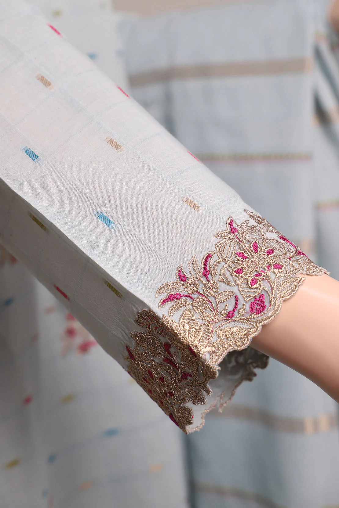 Unstitched Embroidered Jacquard Cotton 3 Piece - Image 4